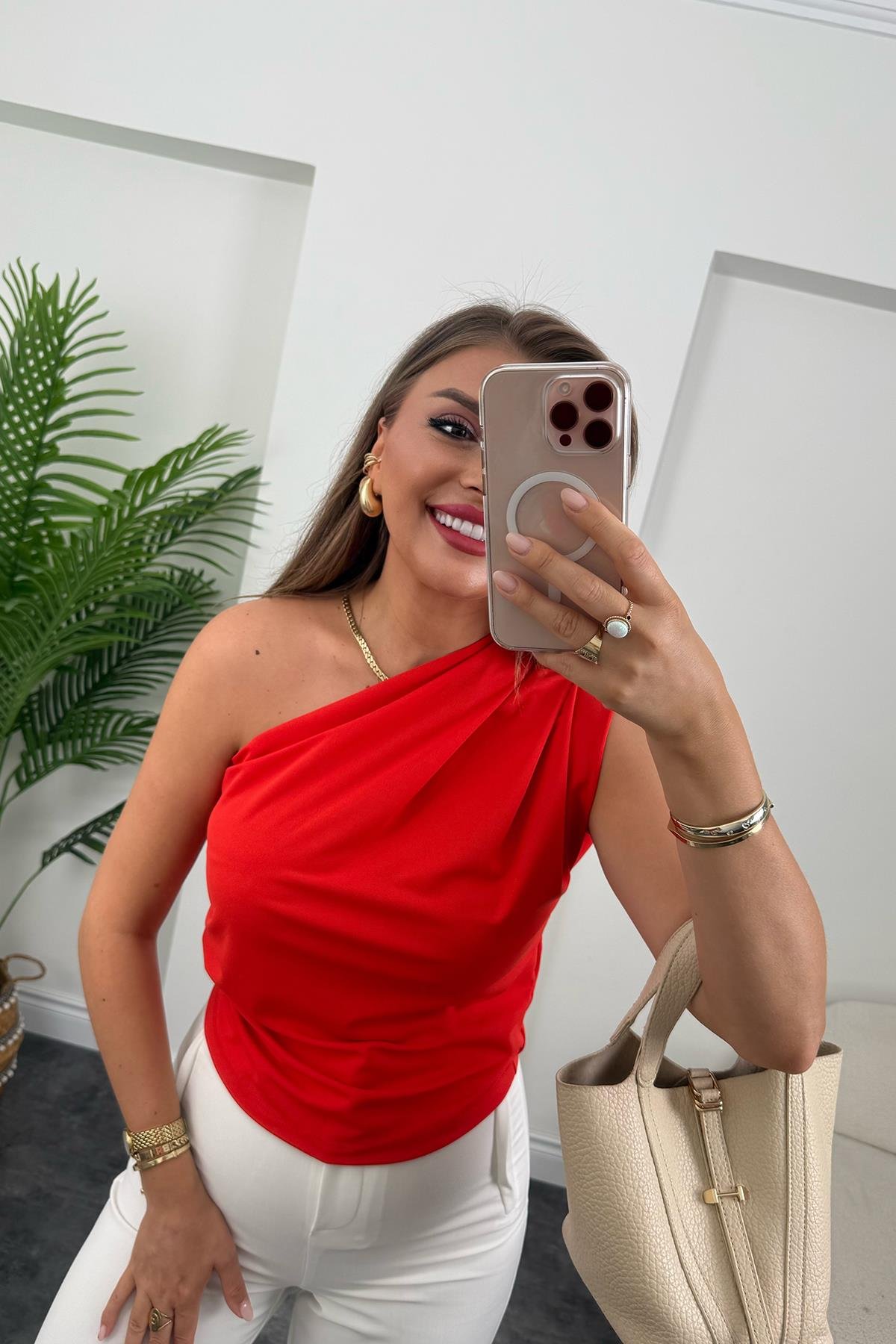 Marka Model Likralı Drapeli Tek Omuz Tasarım Bluz Kırmızı 