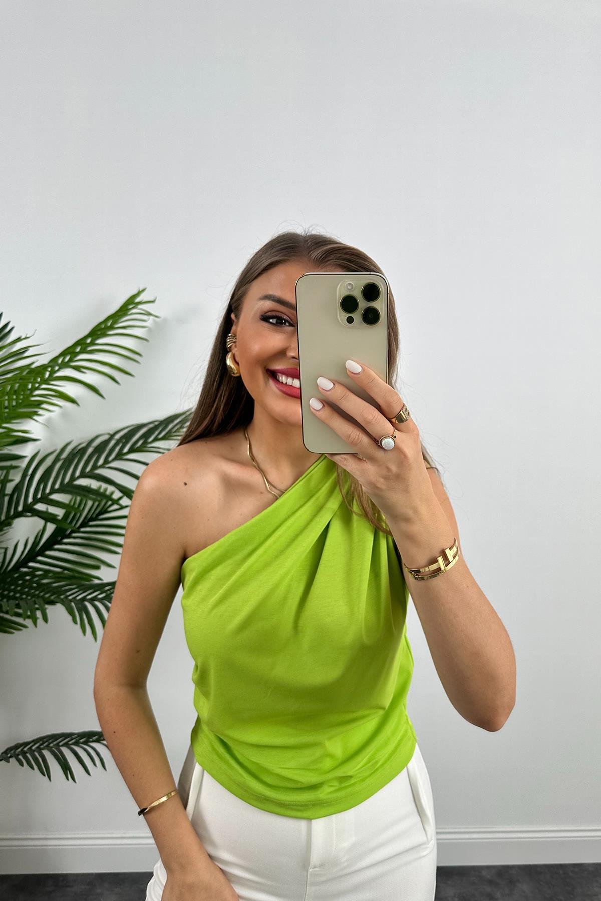 Marka Model Likralı Drapeli Tek Omuz Tasarım Bluz Yeşil