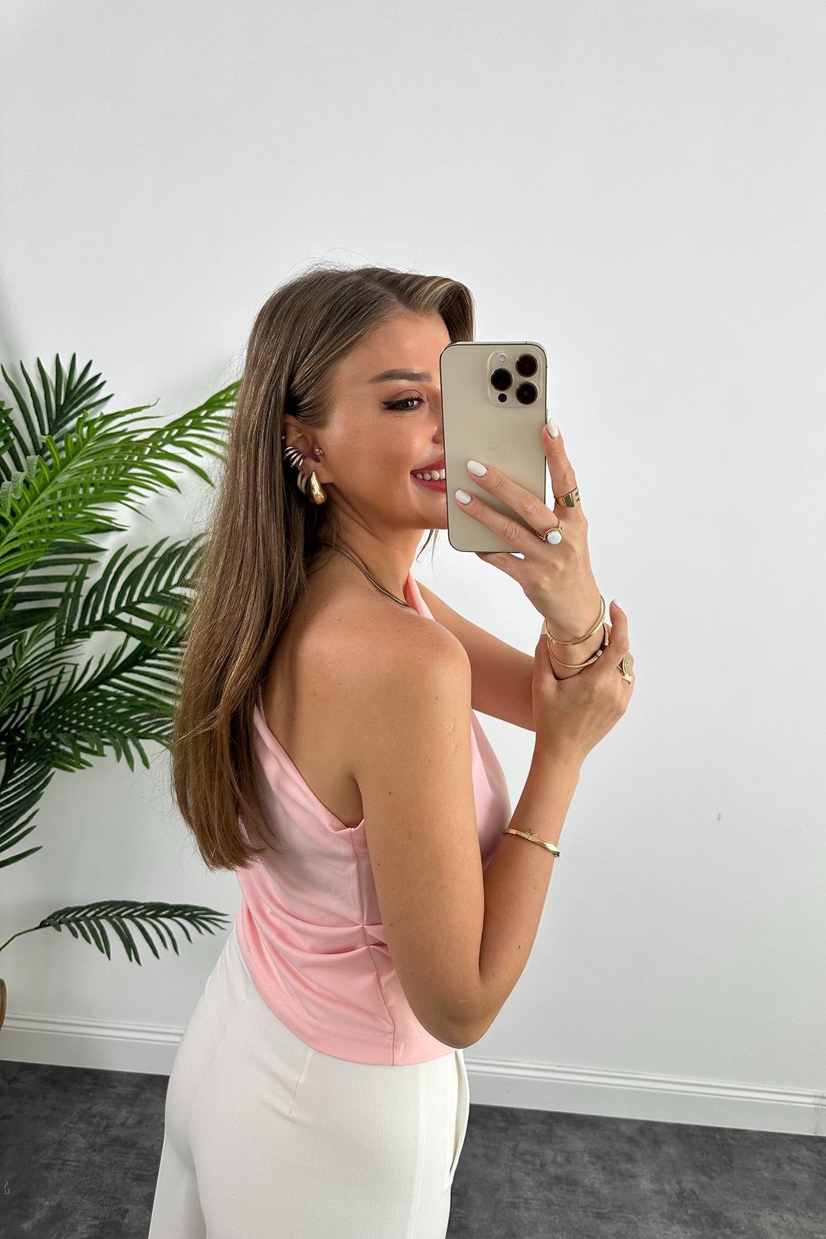 Marka Model Likralı Drapeli Tek Omuz Tasarım Bluz Pembe