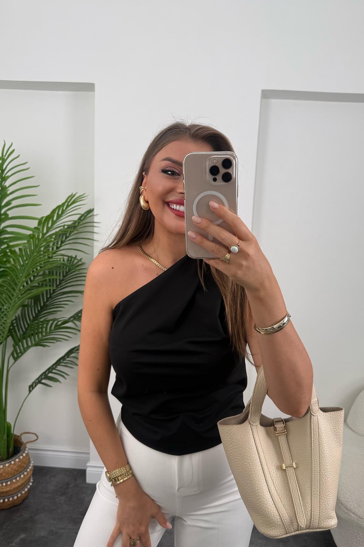 Marka Model Likralı Drapeli Tek Omuz Tasarım Bluz Siyah 