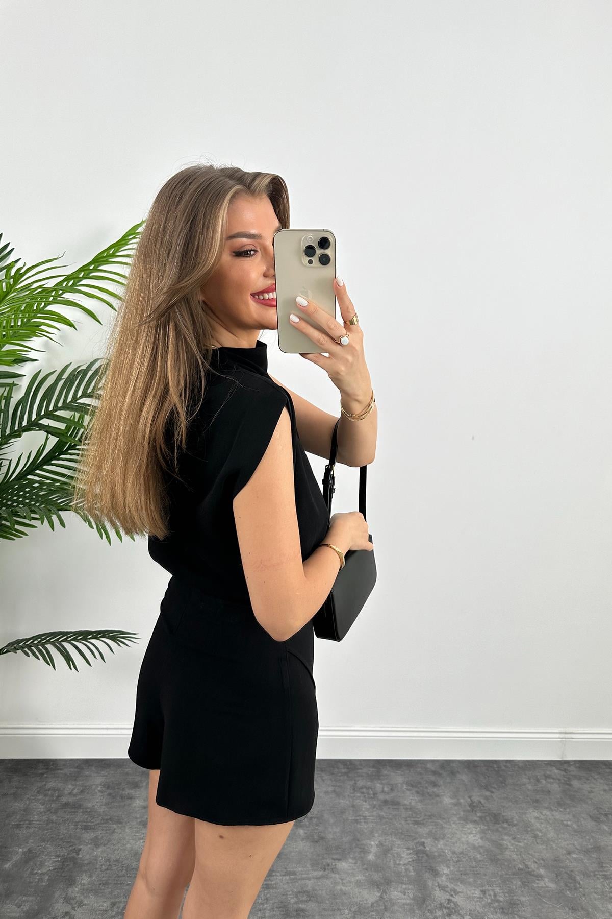 Marka Model Şort Etekli Krep Tulum