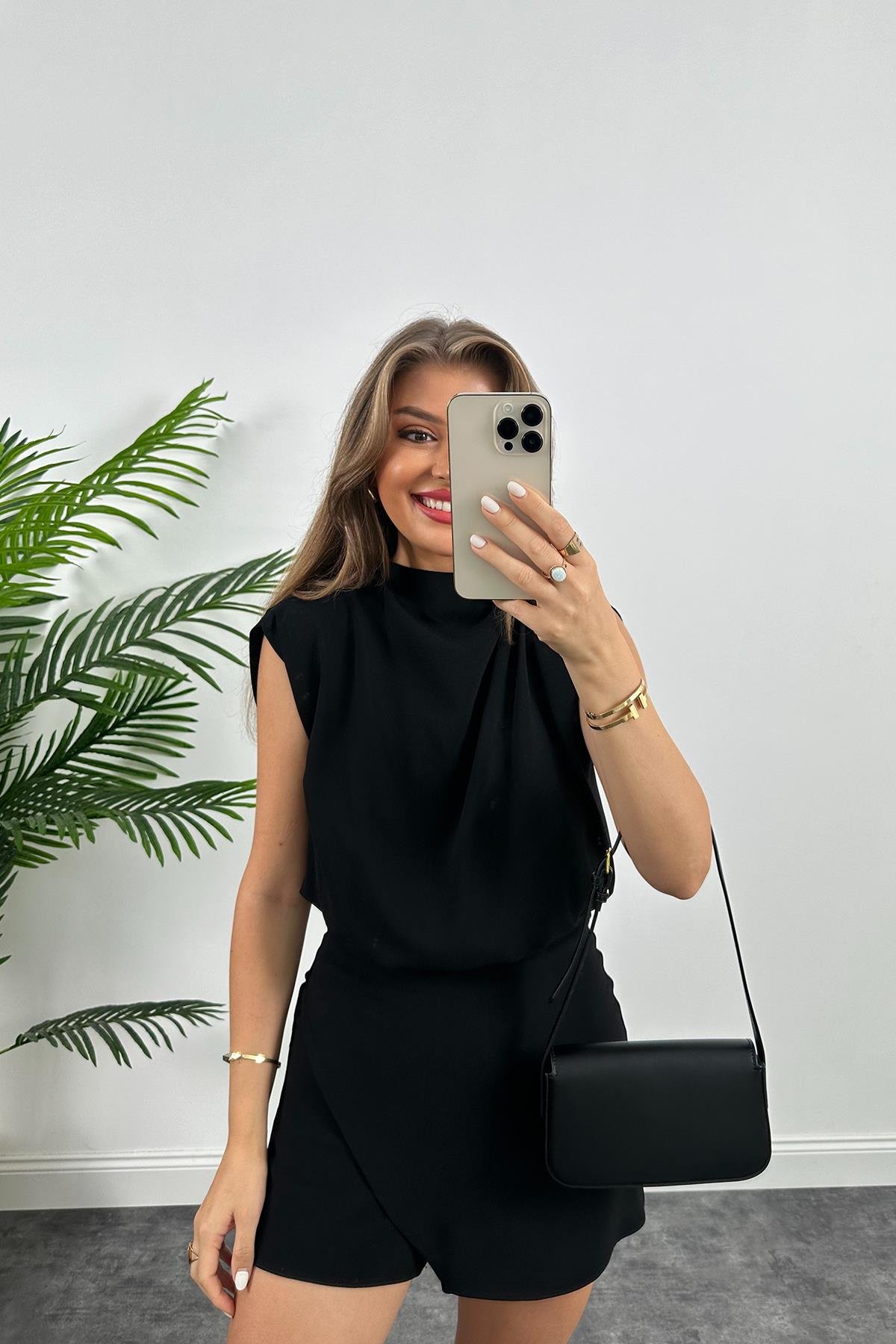 Marka Model Şort Etekli Krep Tulum