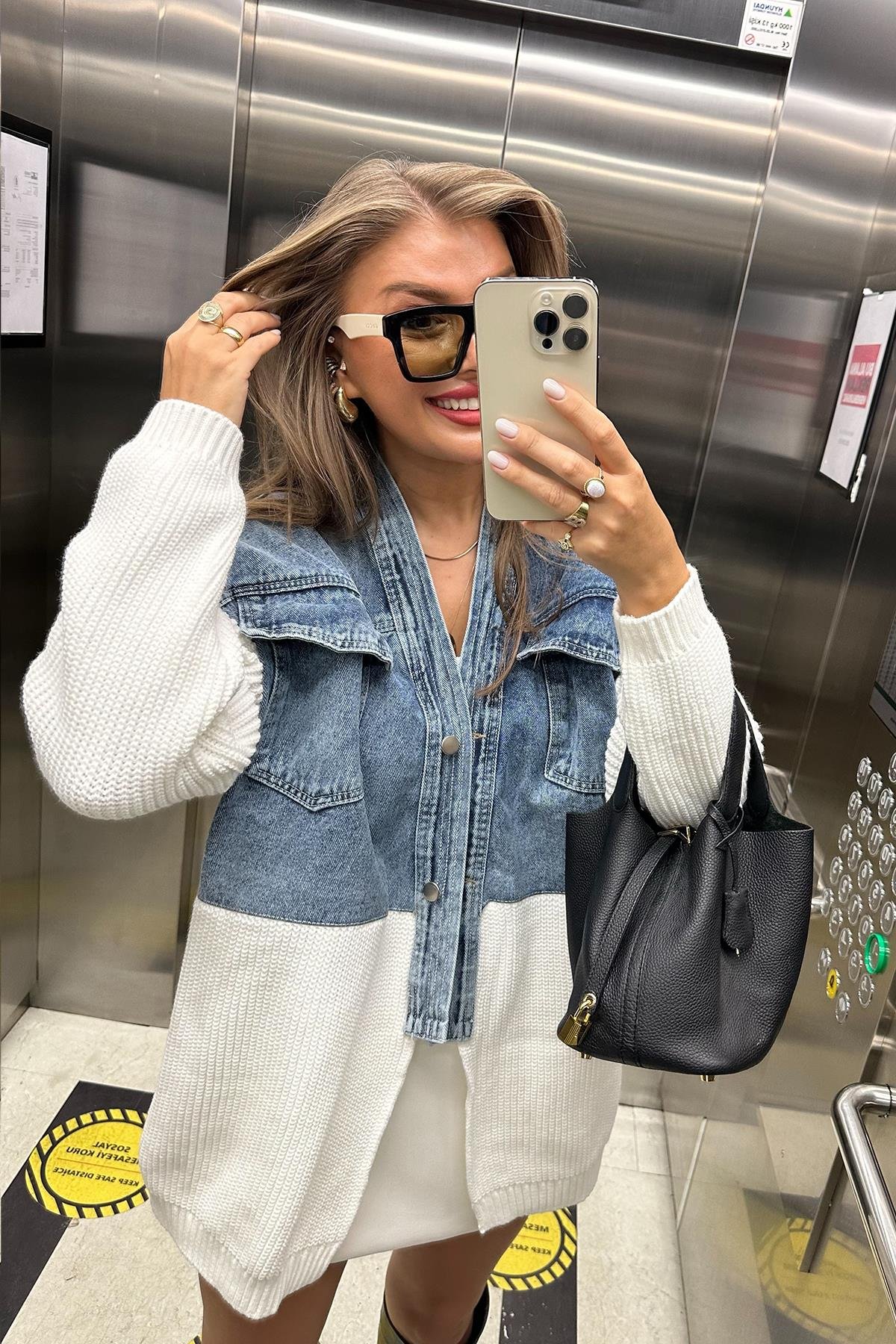 Marka Model  Üstü Mavi Jeanli Triko Mixli Tasarım Ceket Ekru
