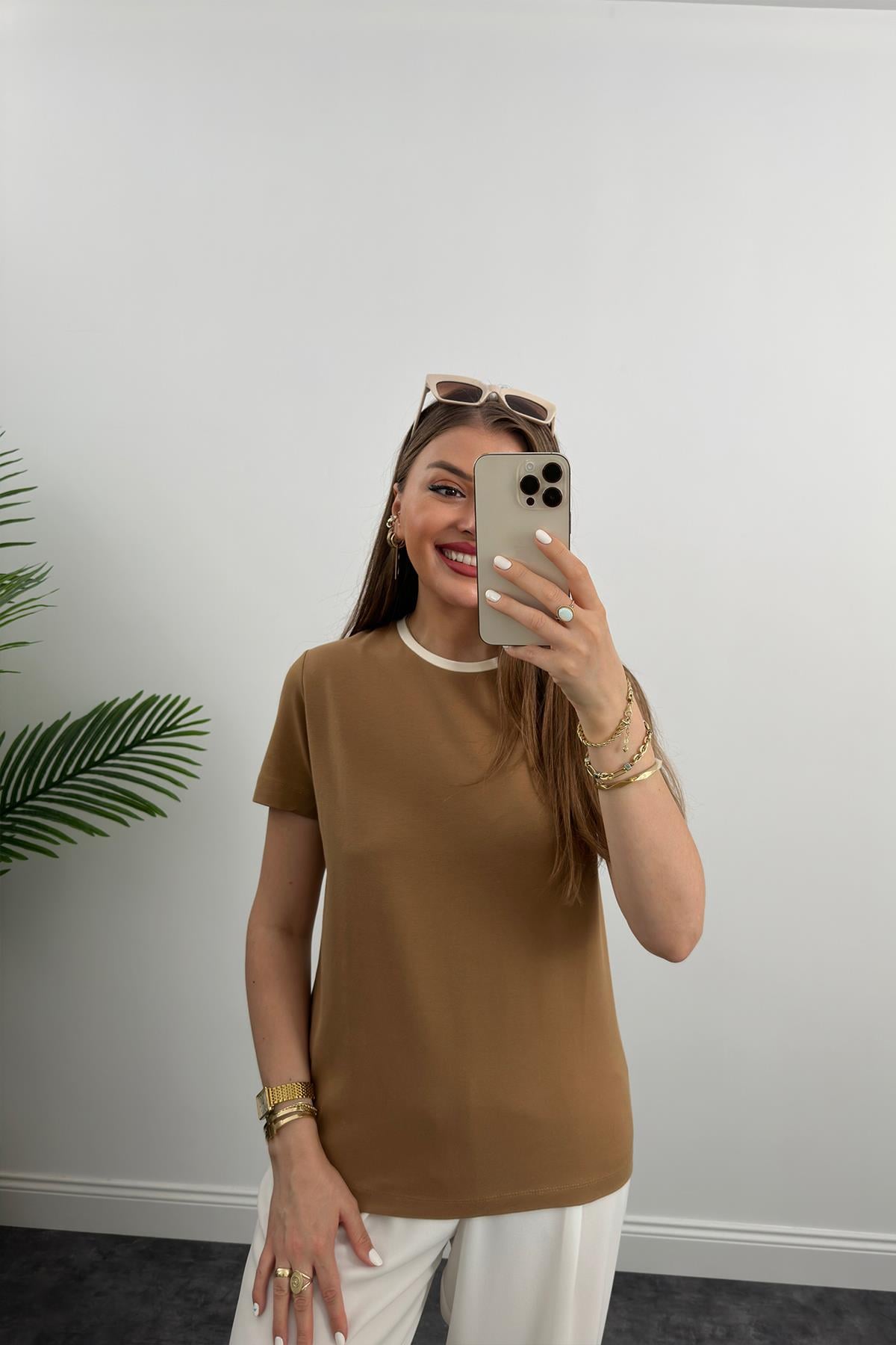 Massimo Model Bisiklet Yaka Biyeli Detaylı Basic Tshirt Camel