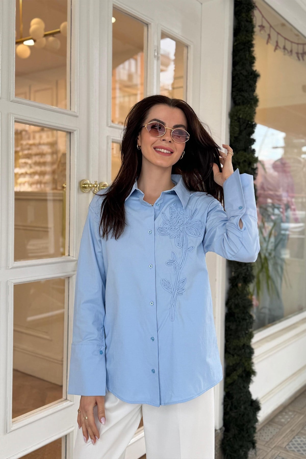 Mng Önü Nakışlı %100 Pamuk Poplin Gömlek Mavi