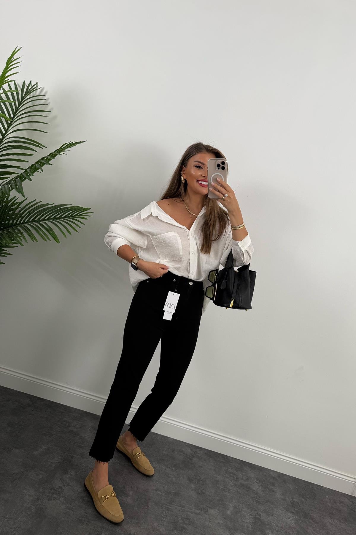 Premium Kalite Paçası Kesik Likralı Siyah Boyfit Jean