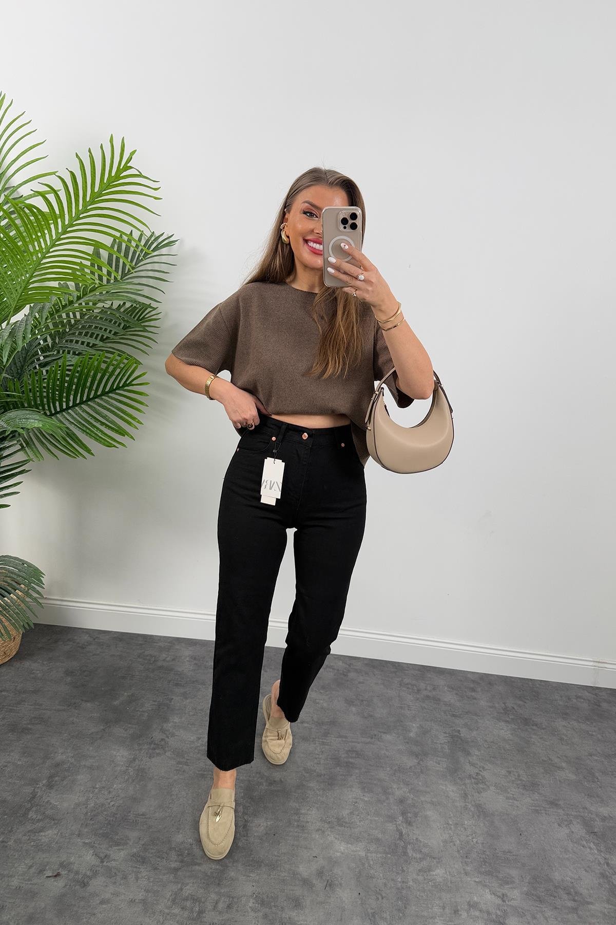 Premium Kalite Paçası Kesik Toparlayıcı Boyfit Jean Siyah