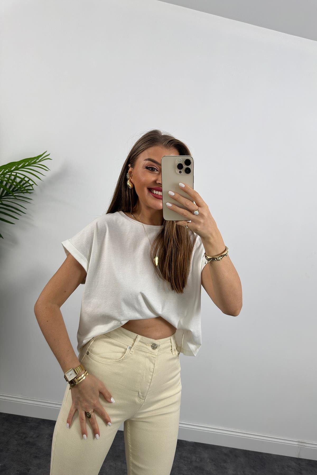 Premium Kalite Paçası Kesik Toparlayıcı Likralı BoyFit Jean Taş