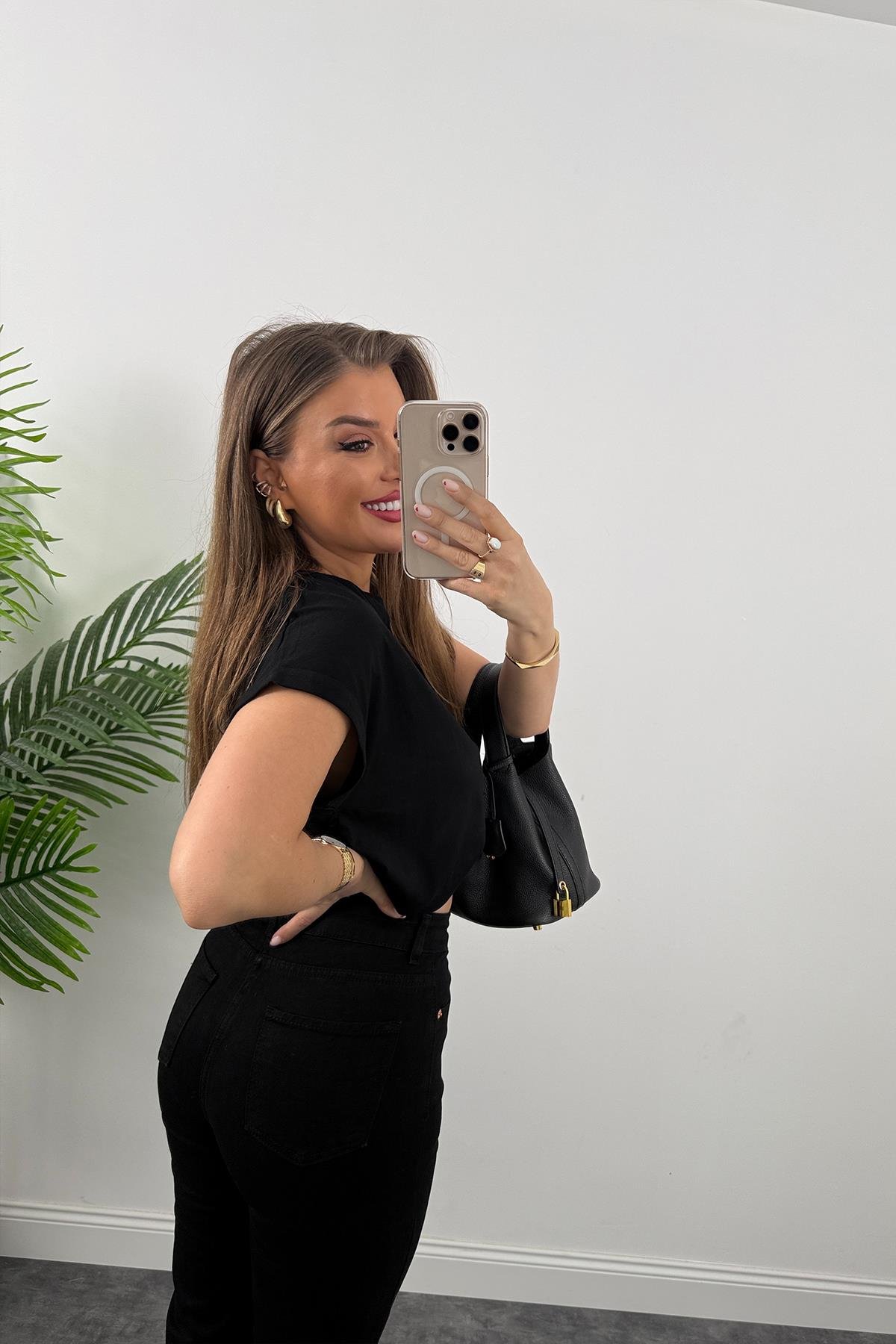 Premium Kalite Paçası Kesik Toparlayıcı Boyfit Jean Siyah 