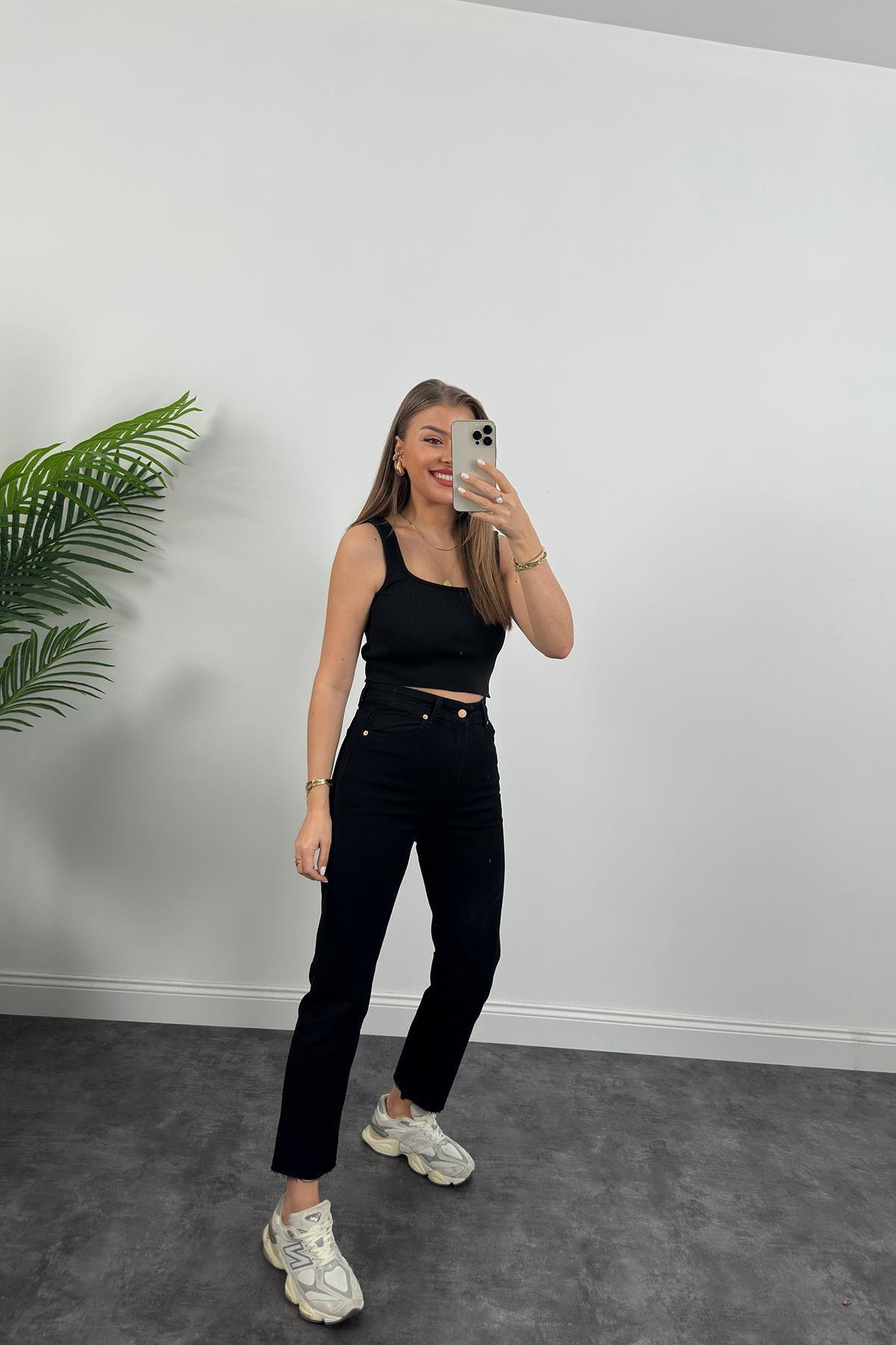 Premium Kalite Paçası Kesik Toparlayıcı Boyfit Jean Siyah