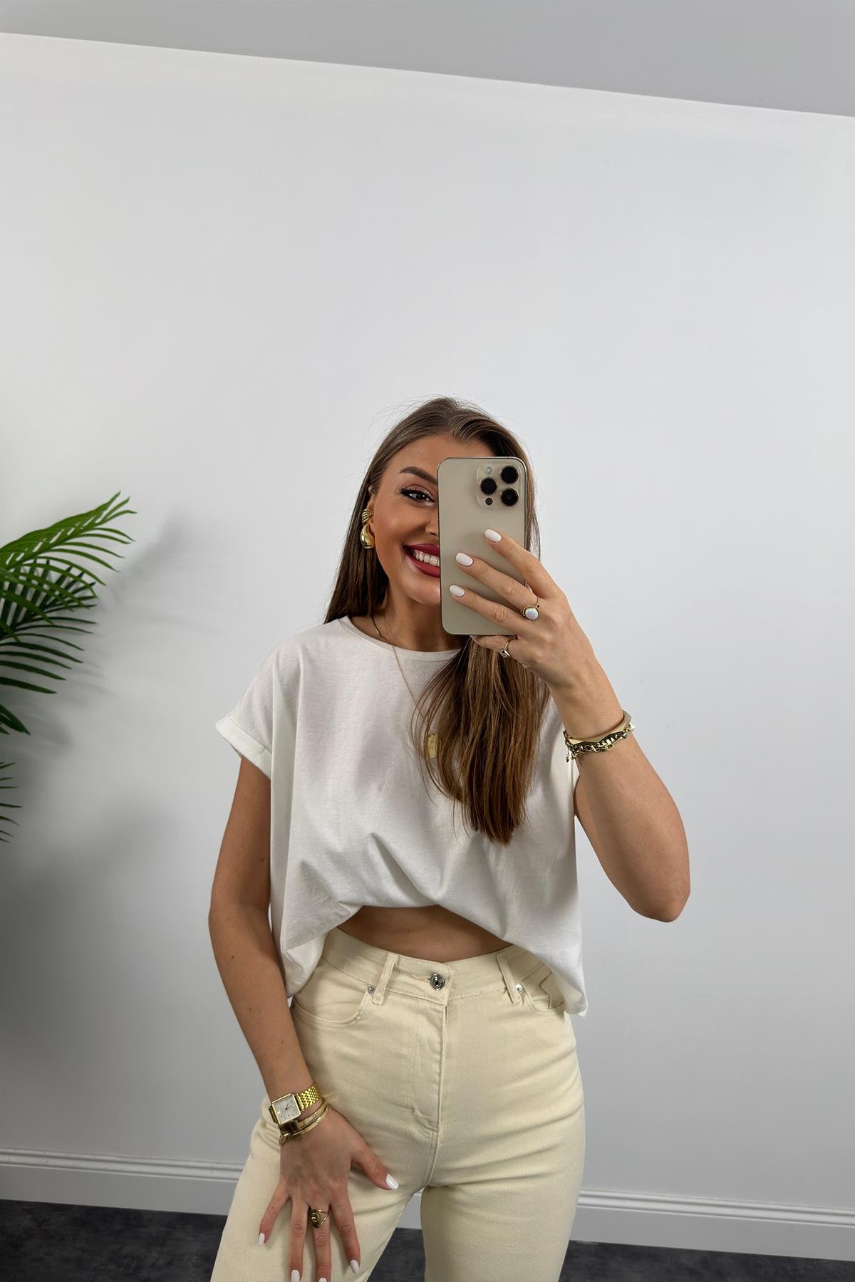 Premium Kalite Paçası Kesik Toparlayıcı Likralı BoyFit Jean Taş