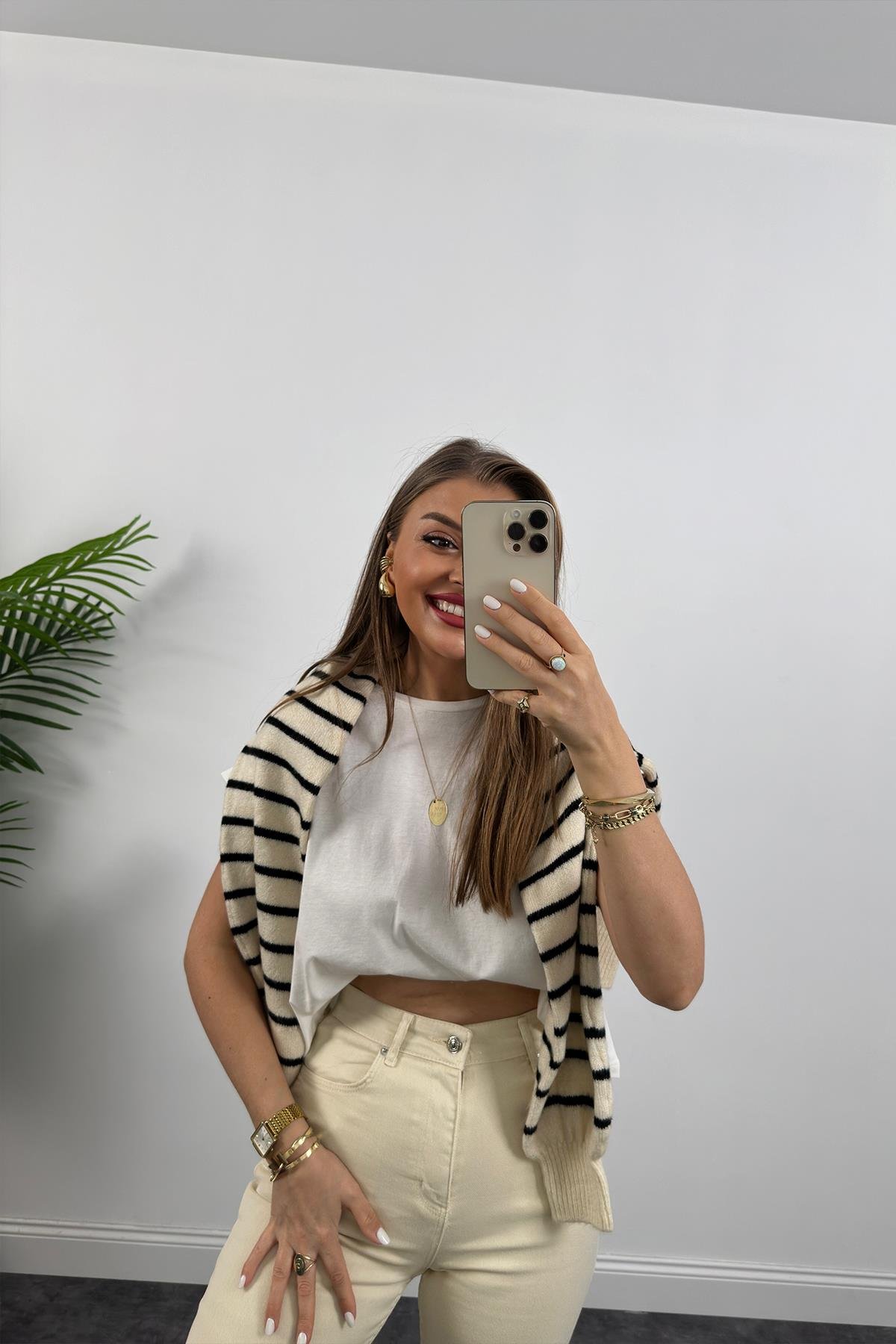 Premium Kalite Paçası Kesik Toparlayıcı Likralı BoyFit Jean Taş