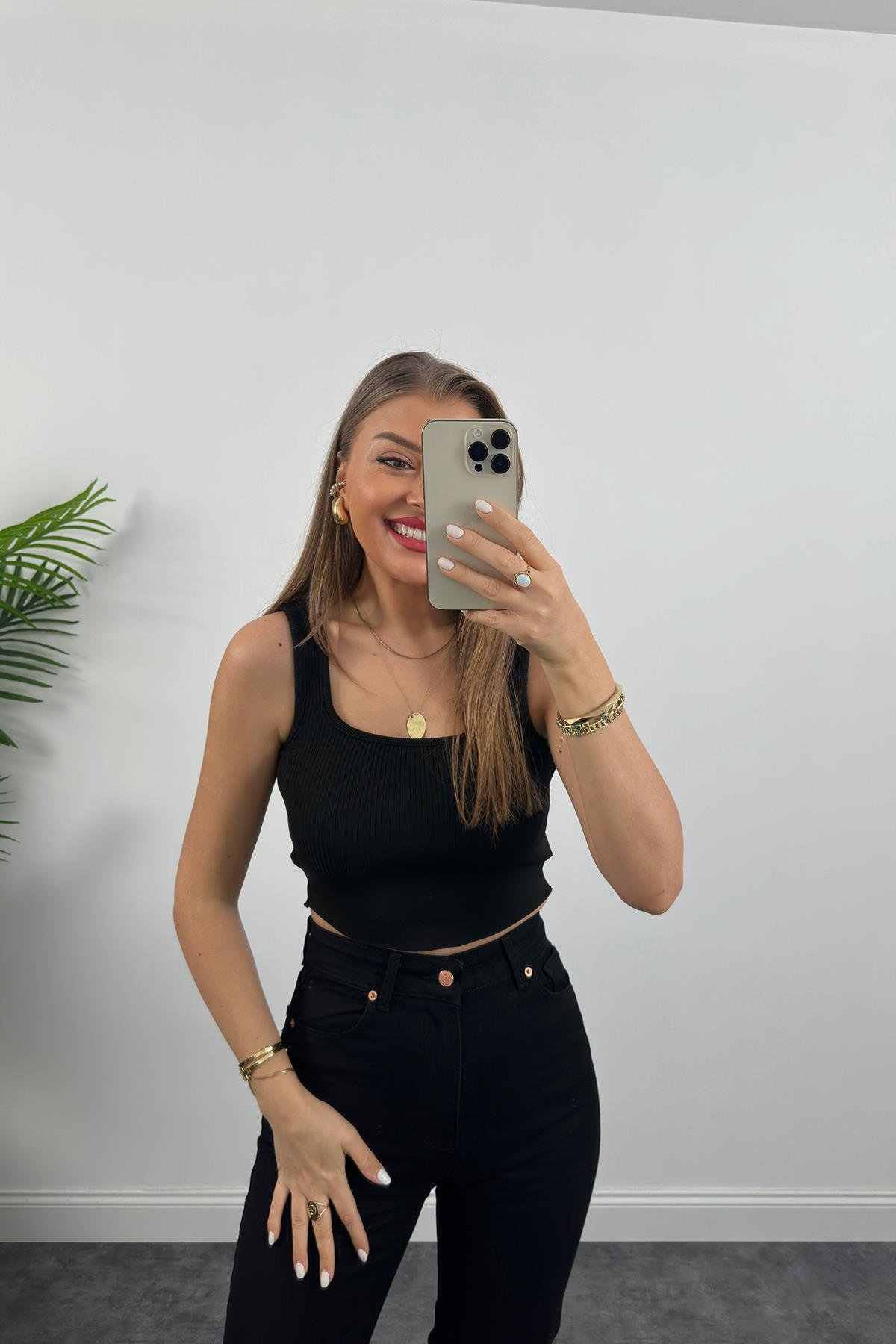 Premium Kalite Paçası Kesik Toparlayıcı Boyfit Jean Siyah