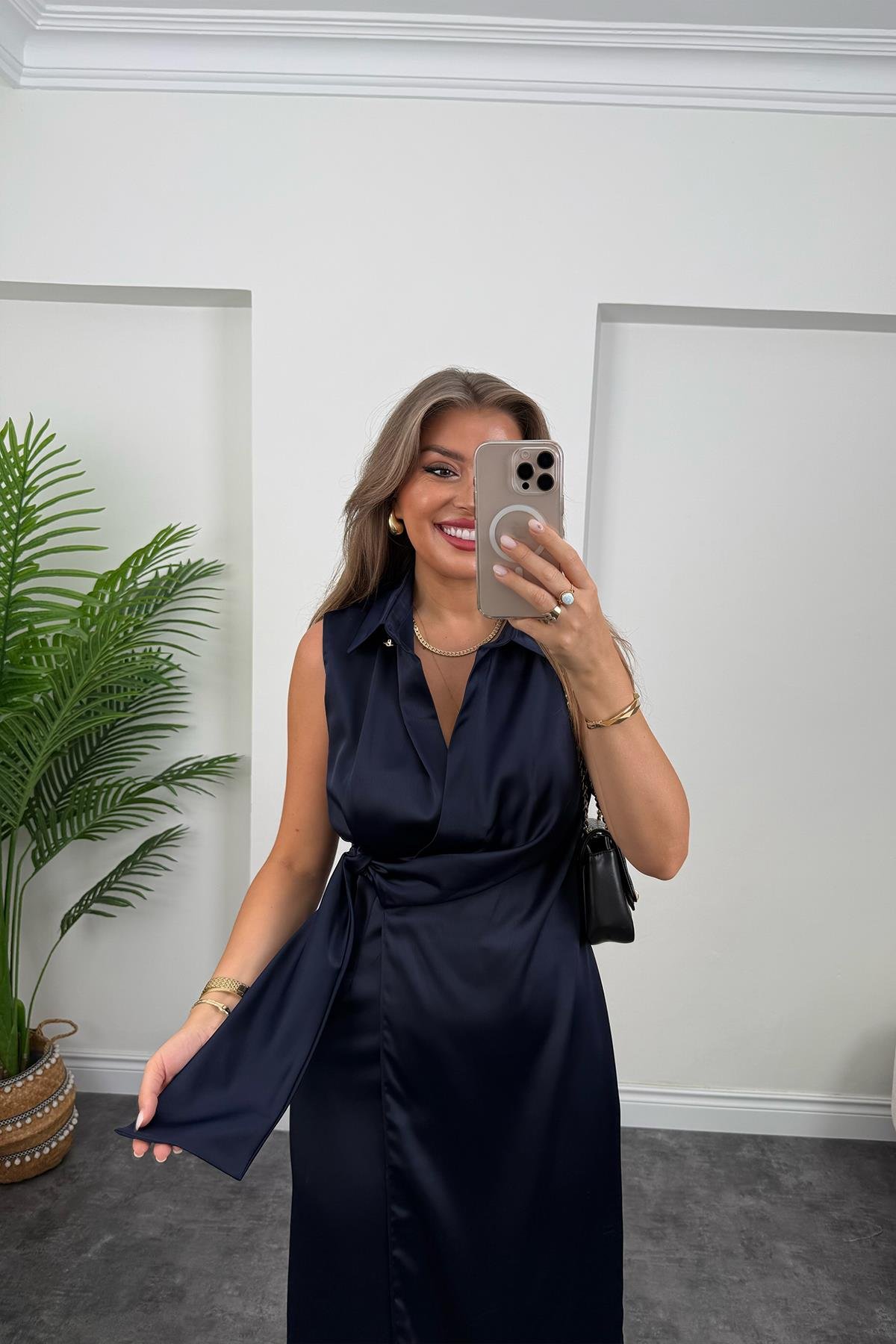 Premium Seri Beli Kuşaklı Yaka Midi Elbise Lacivert