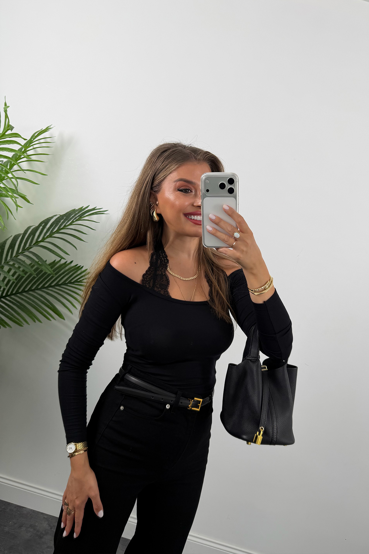 Premium Seri Boynu Dantel Detaylı Likralı Bluz