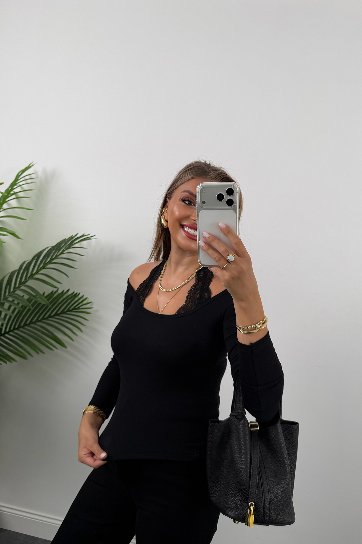 Premium Seri Boynu Dantel Detaylı Likralı Bluz