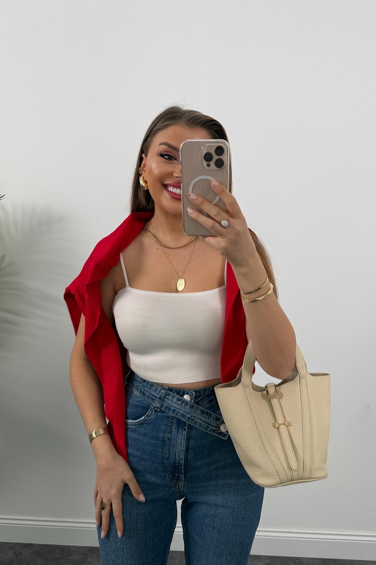 Premium Seri Kemerli Yırtmaçlı Yüksek Bel Cool Jean