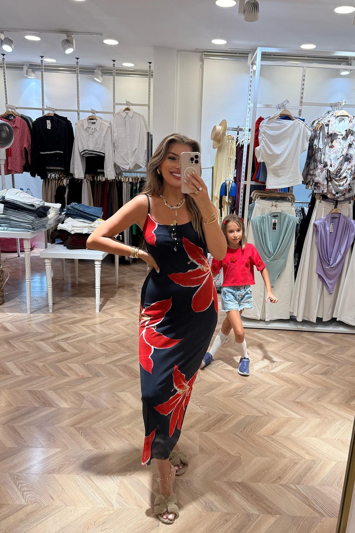 Premium Seri Kırmızı Çiçekli Likralı Maxi Tül Elbise