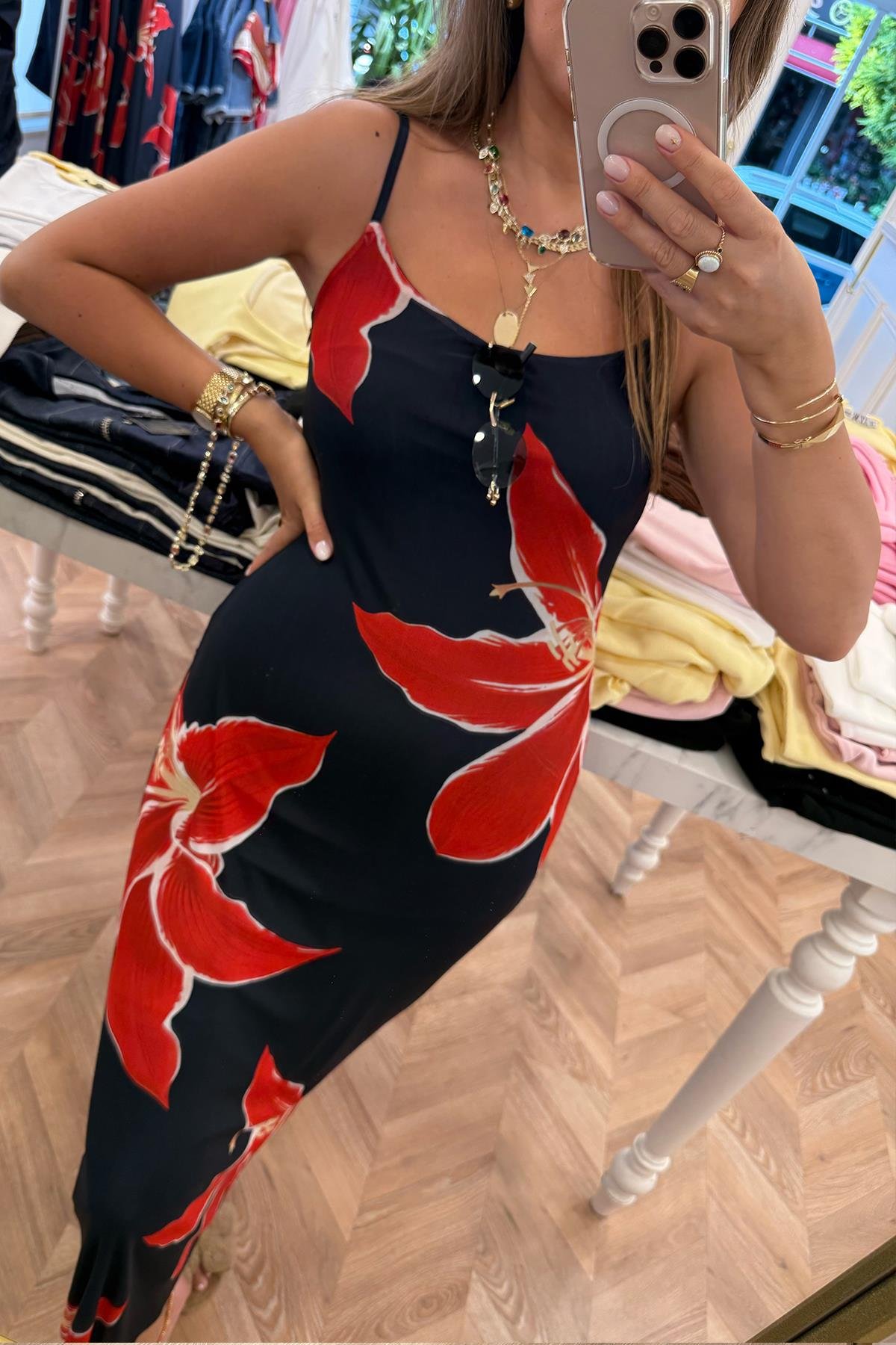 Premium Seri Kırmızı Çiçekli Likralı Maxi Tül Elbise