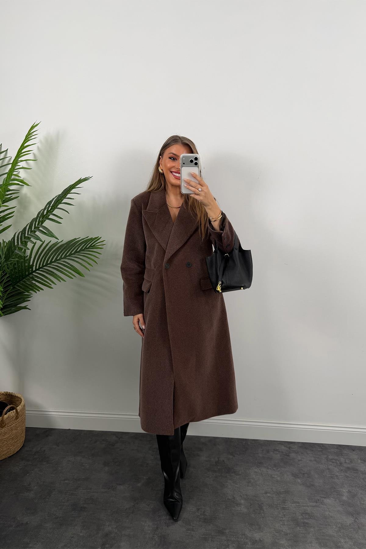 Premium Seri Maxi Boy Tay Tüyü Kaşe Kaban Kahverengi – Nişantaşı