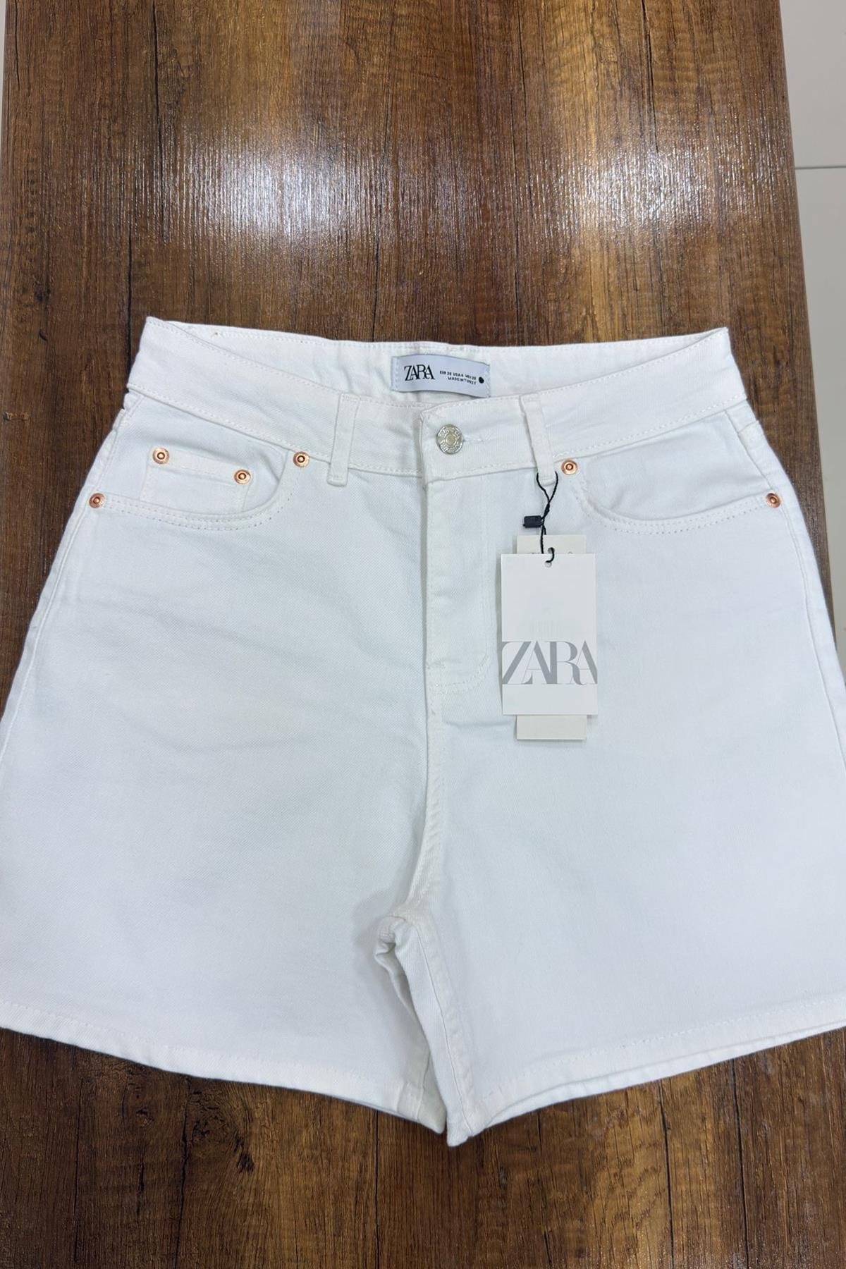 Premium Seri Mom Fit Jean Şort Beyaz