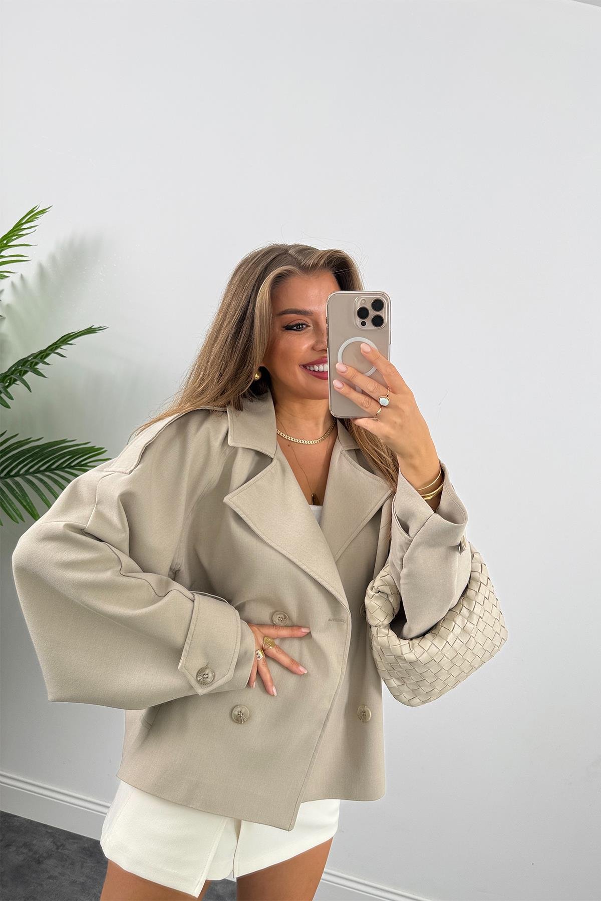 Premium Seri Poliviskon Kumaş Kol  Detaylı Kısa Trençkot Taş