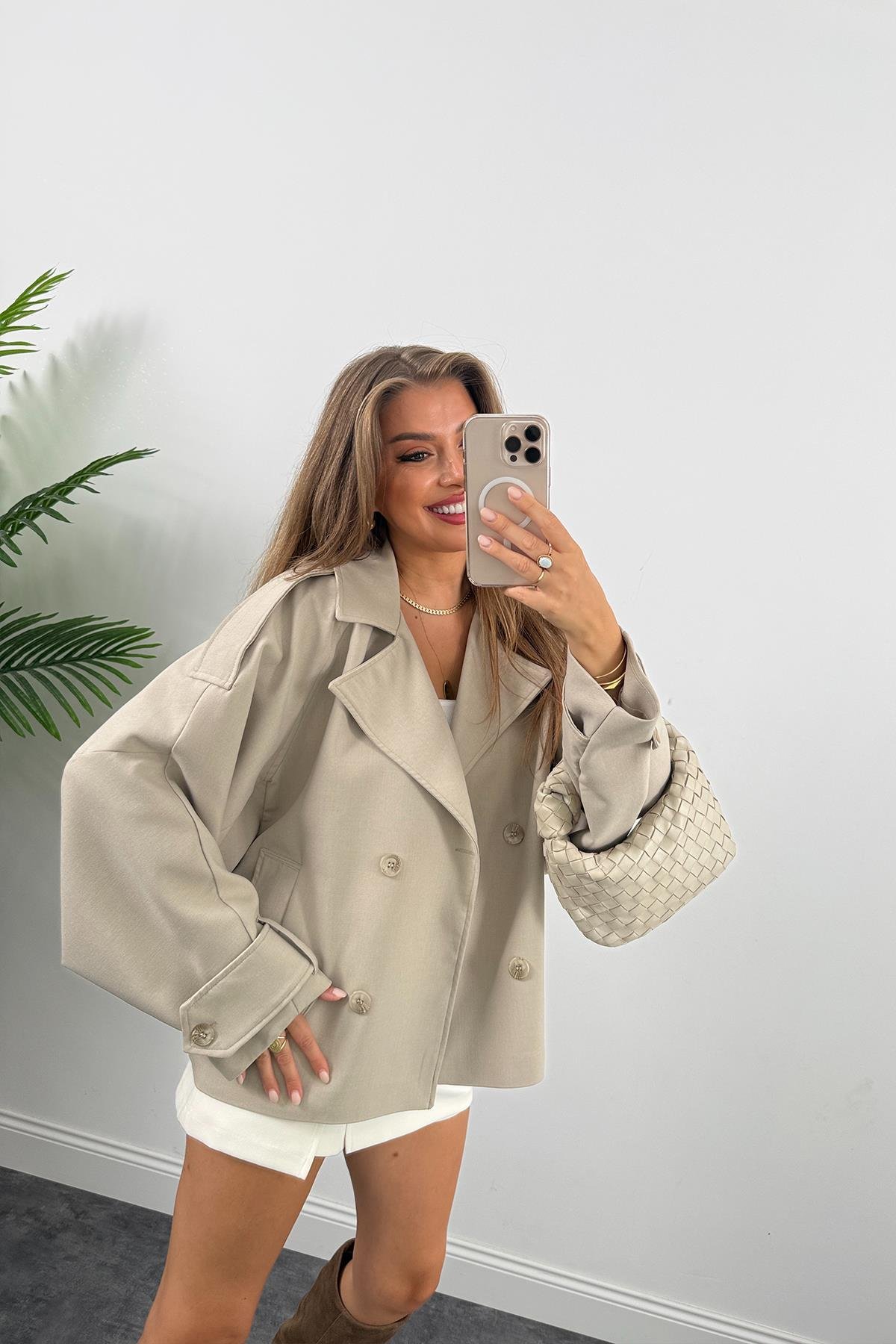 Premium Seri Poliviskon Kumaş Kol  Detaylı Kısa Trençkot Taş