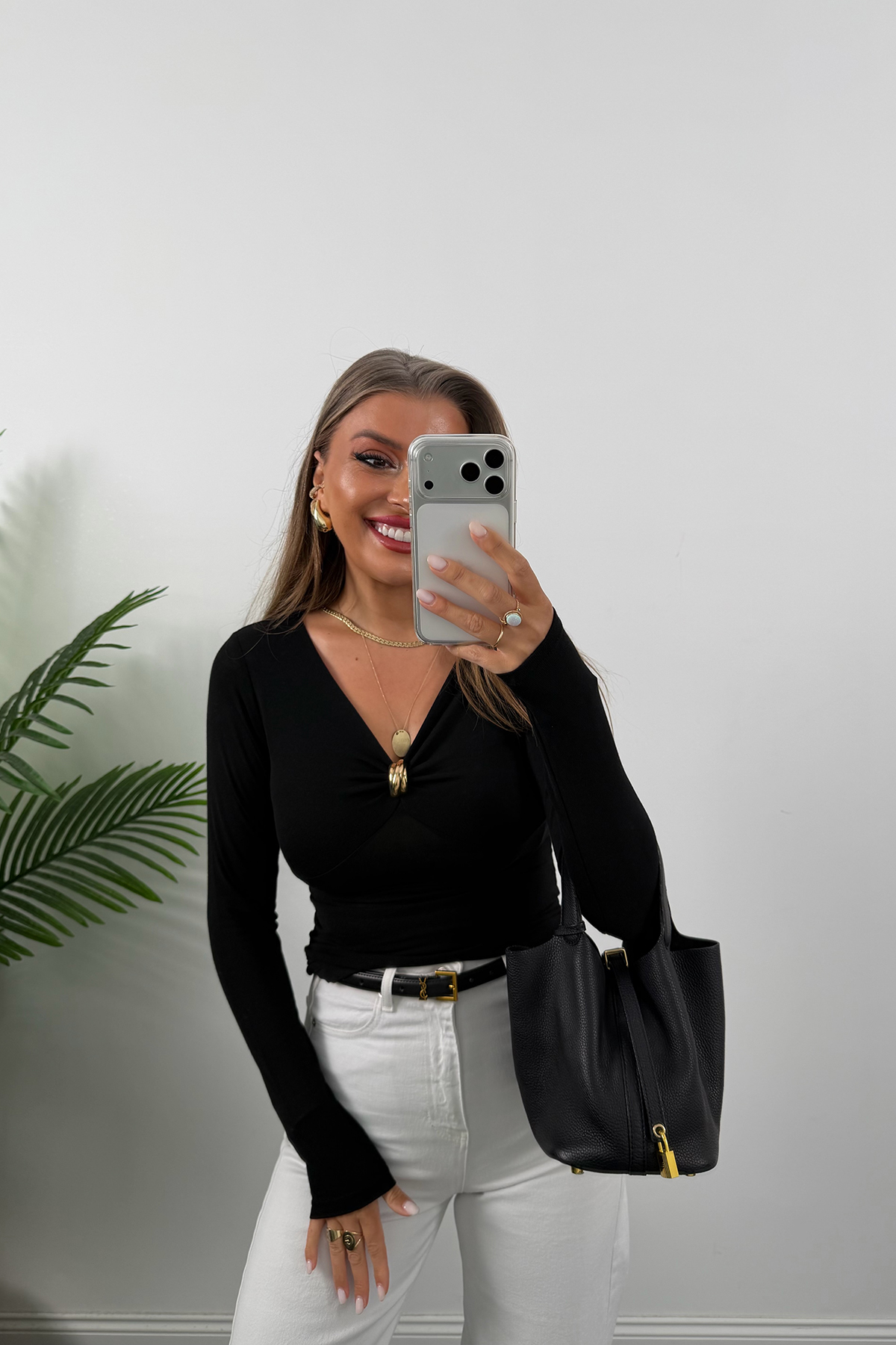 Premium Seri Tam Pamuklu Gold Detaylı Basic Bluz Siyah
