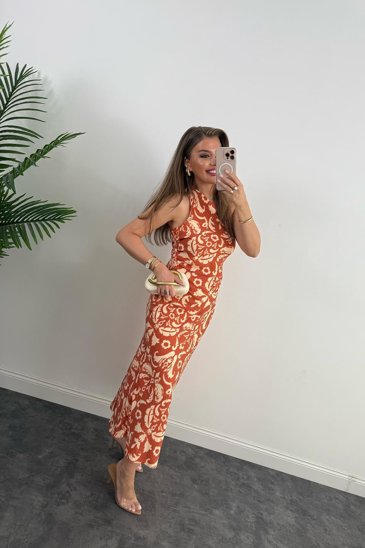 Premium Seri Tek Omuz Keten Midi Elbise Kiremit Krem