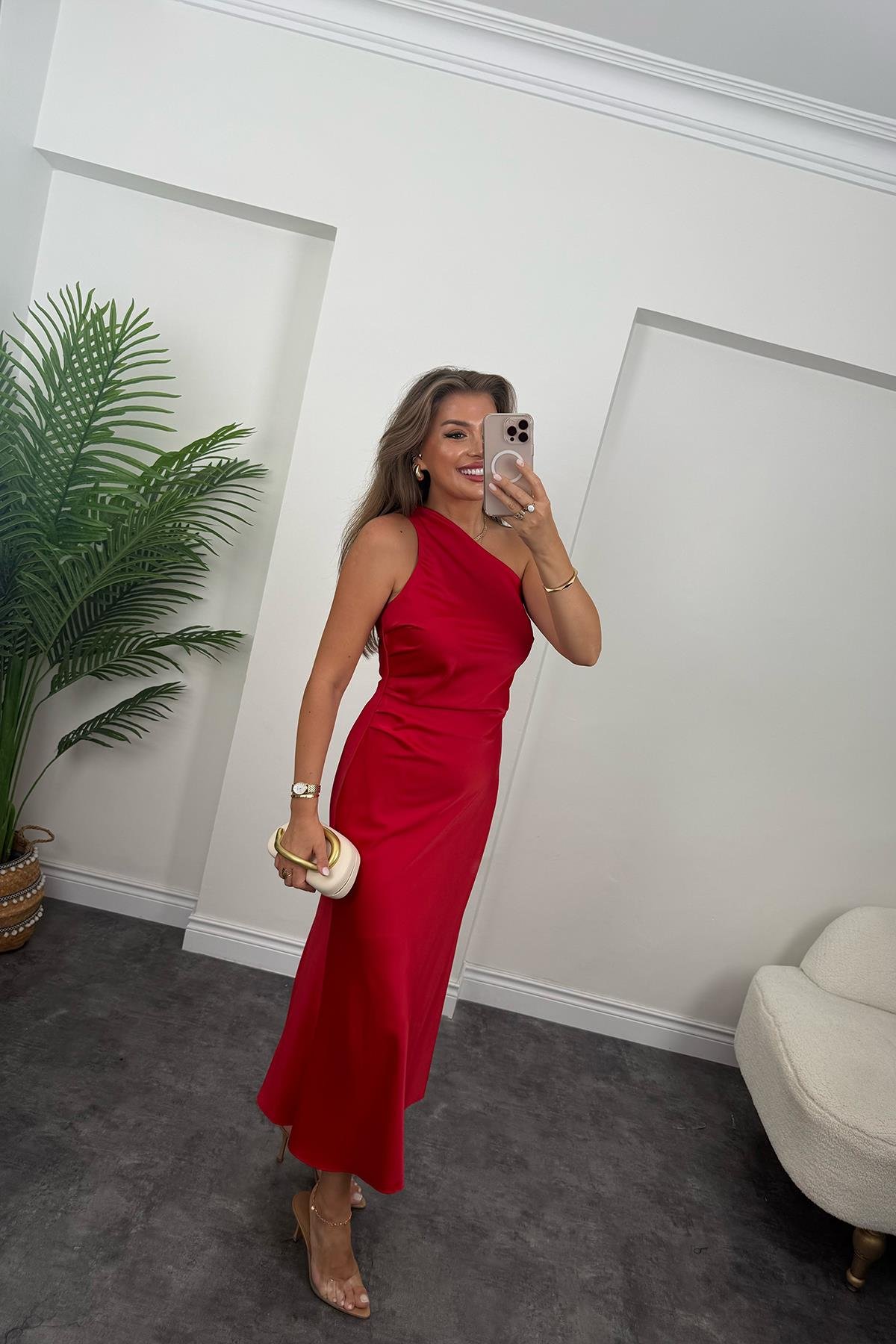 Premium Seri Tek Omuz Saten Maxi Elbise Kırmızı