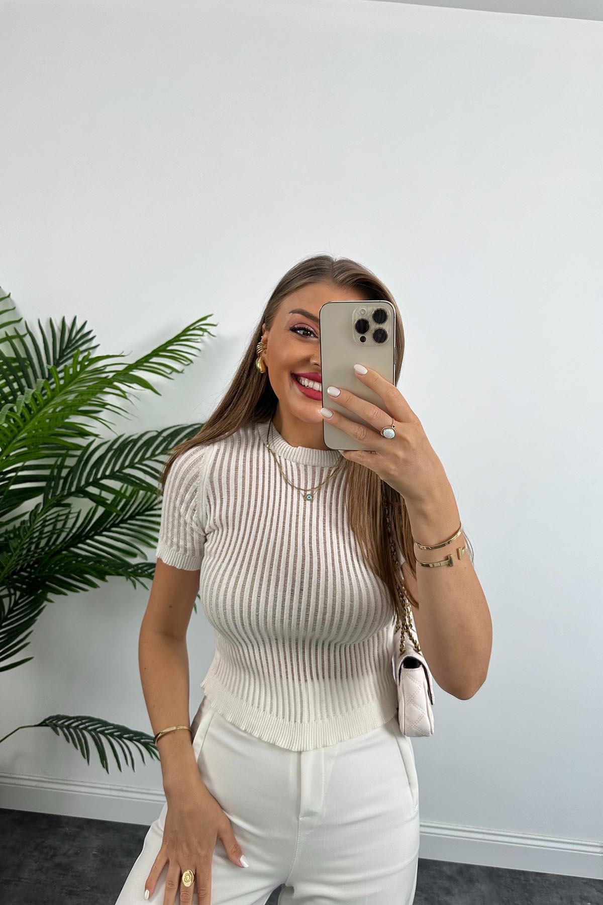 Transparan Detaylı Kısa Kol Triko Bluz Naturel