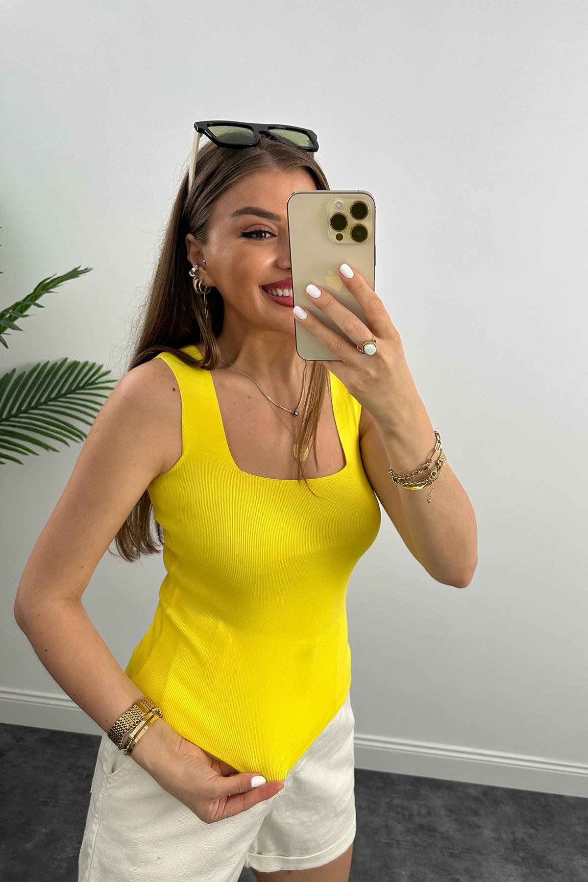 Uzun Boy Elit Triko Kare Yaka Likralı Atlet Neon Sarı