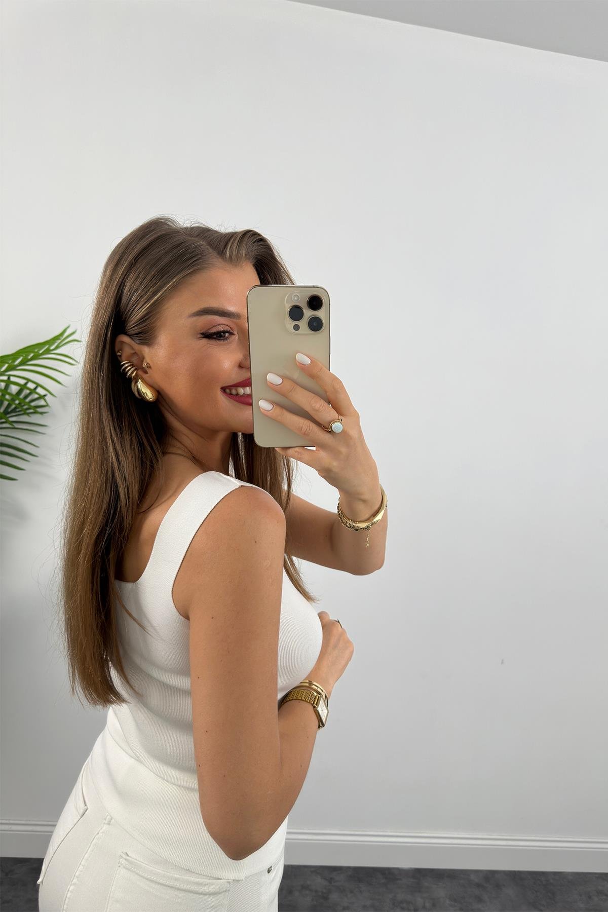 Uzun Boy Elit Triko Kare Yaka Likralı Atlet Beyaz