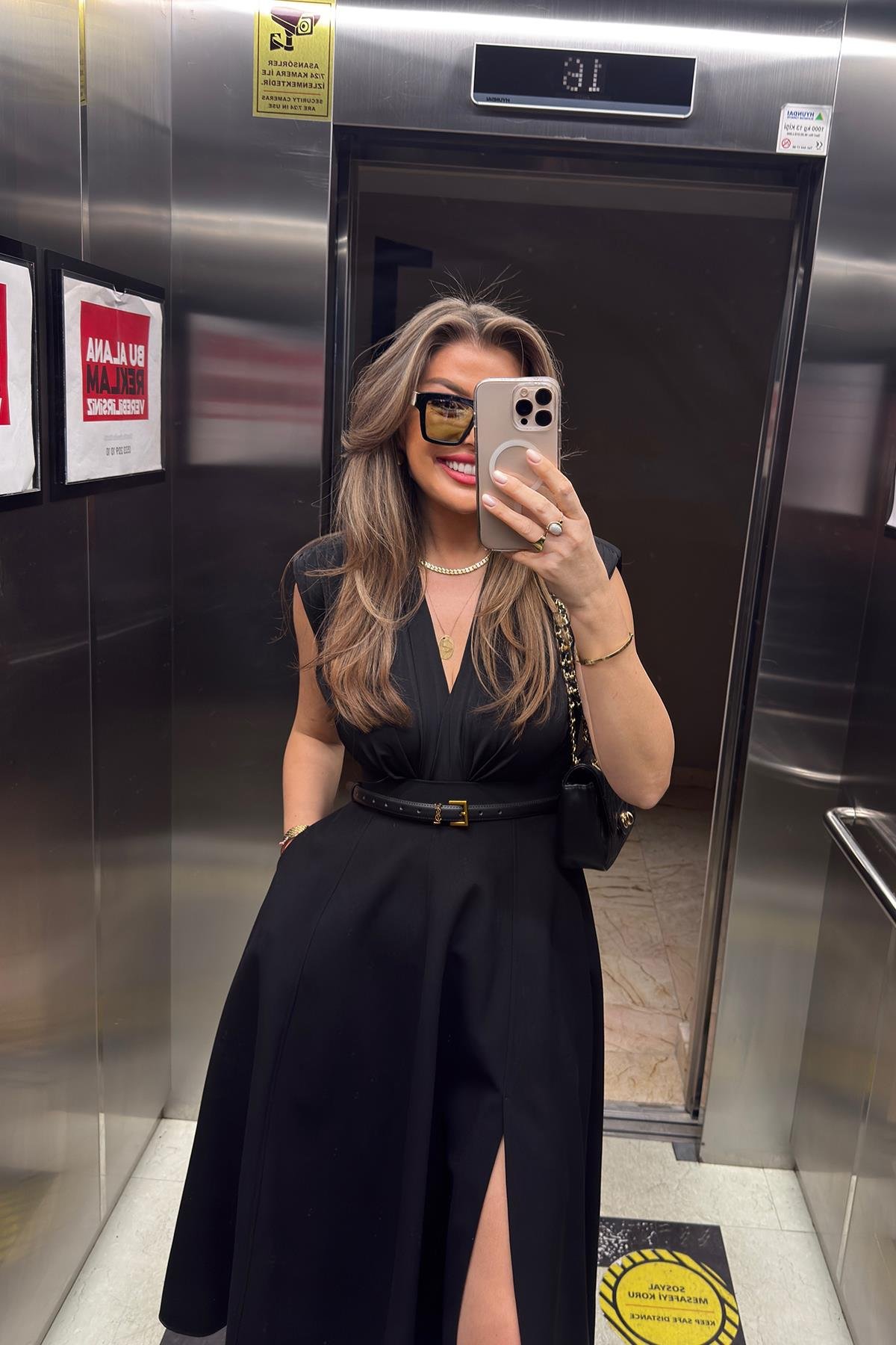 Vatkalı Likralı Sıfır Kol Drapeli Bodysuit Siyah