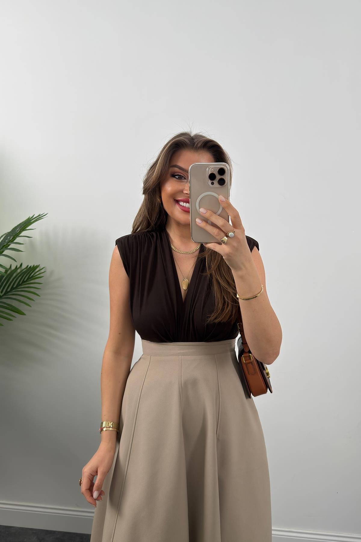 Vatkalı Likralı Sıfır Kol Drapeli Bodysuit Kahverengi