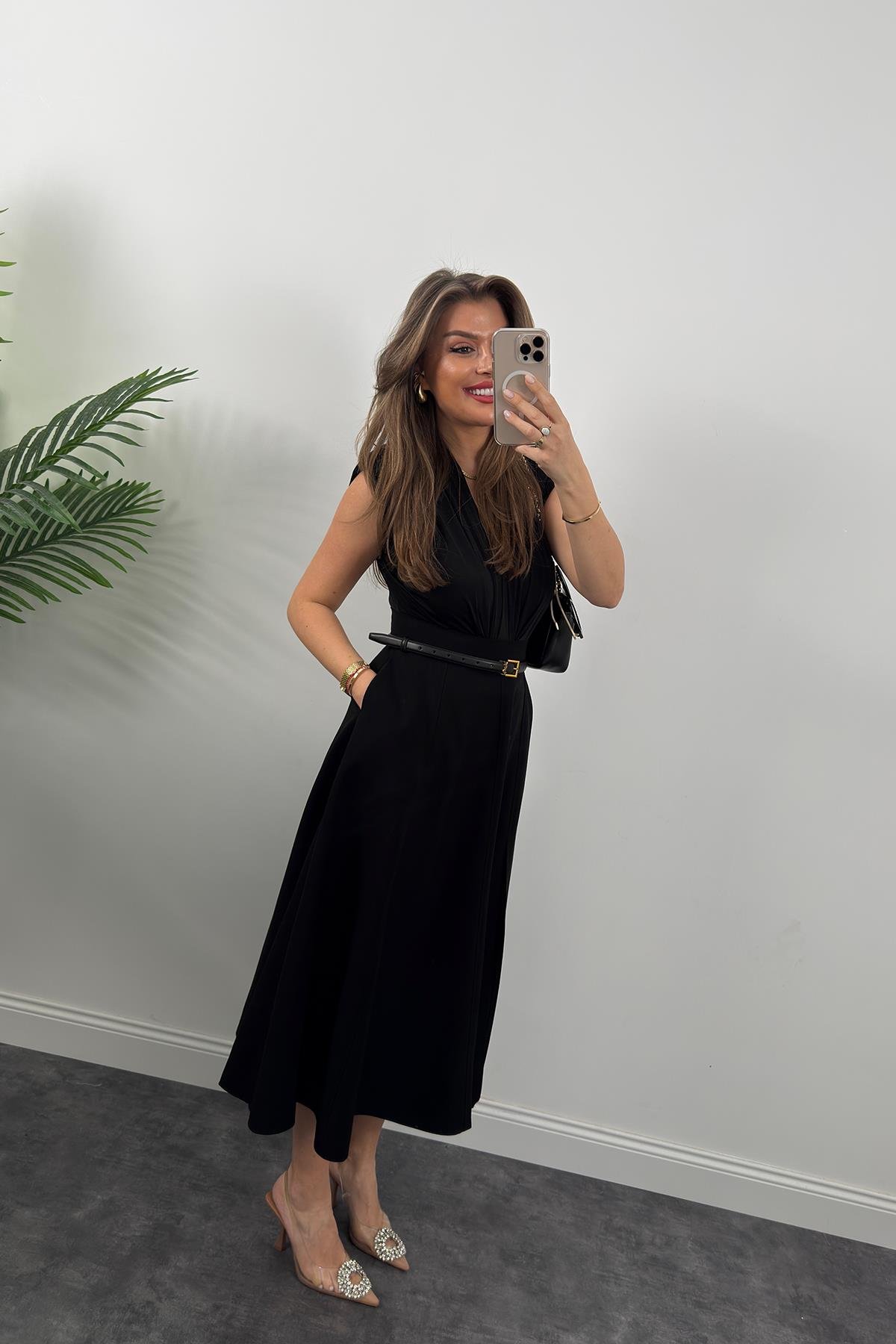 Vatkalı Likralı Sıfır Kol Drapeli Bodysuit Siyah