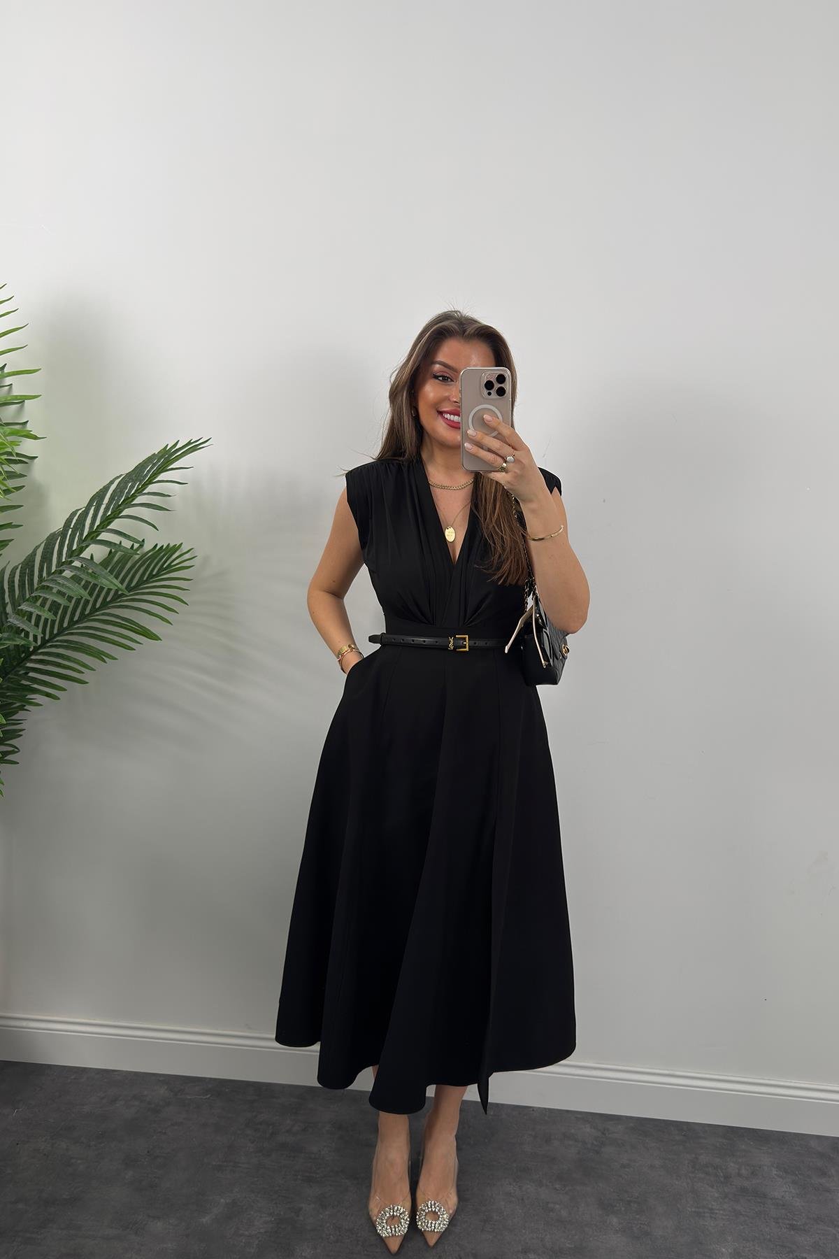 Vatkalı Likralı Sıfır Kol Drapeli Bodysuit Siyah