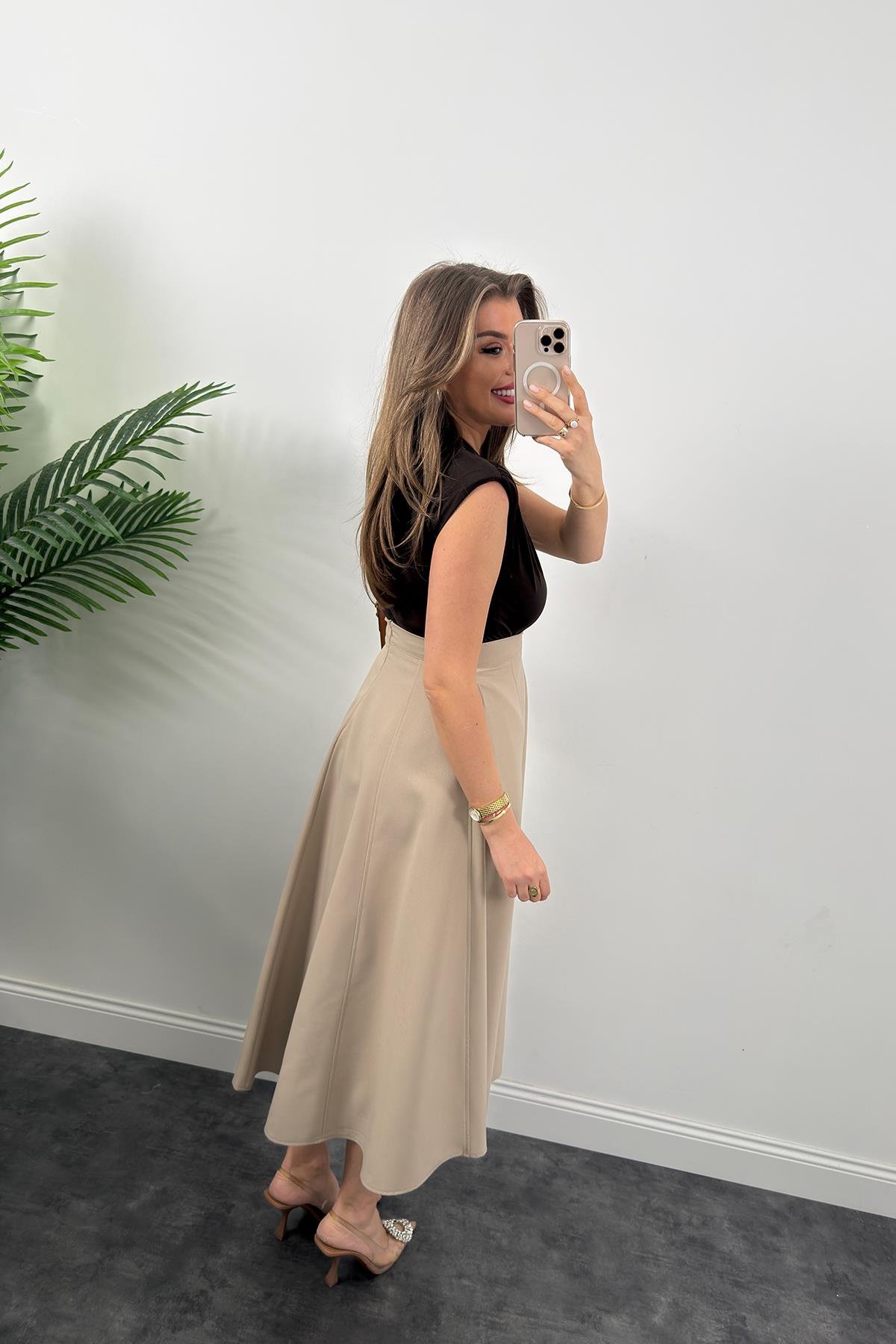 Vatkalı Likralı Sıfır Kol Drapeli Bodysuit Kahverengi