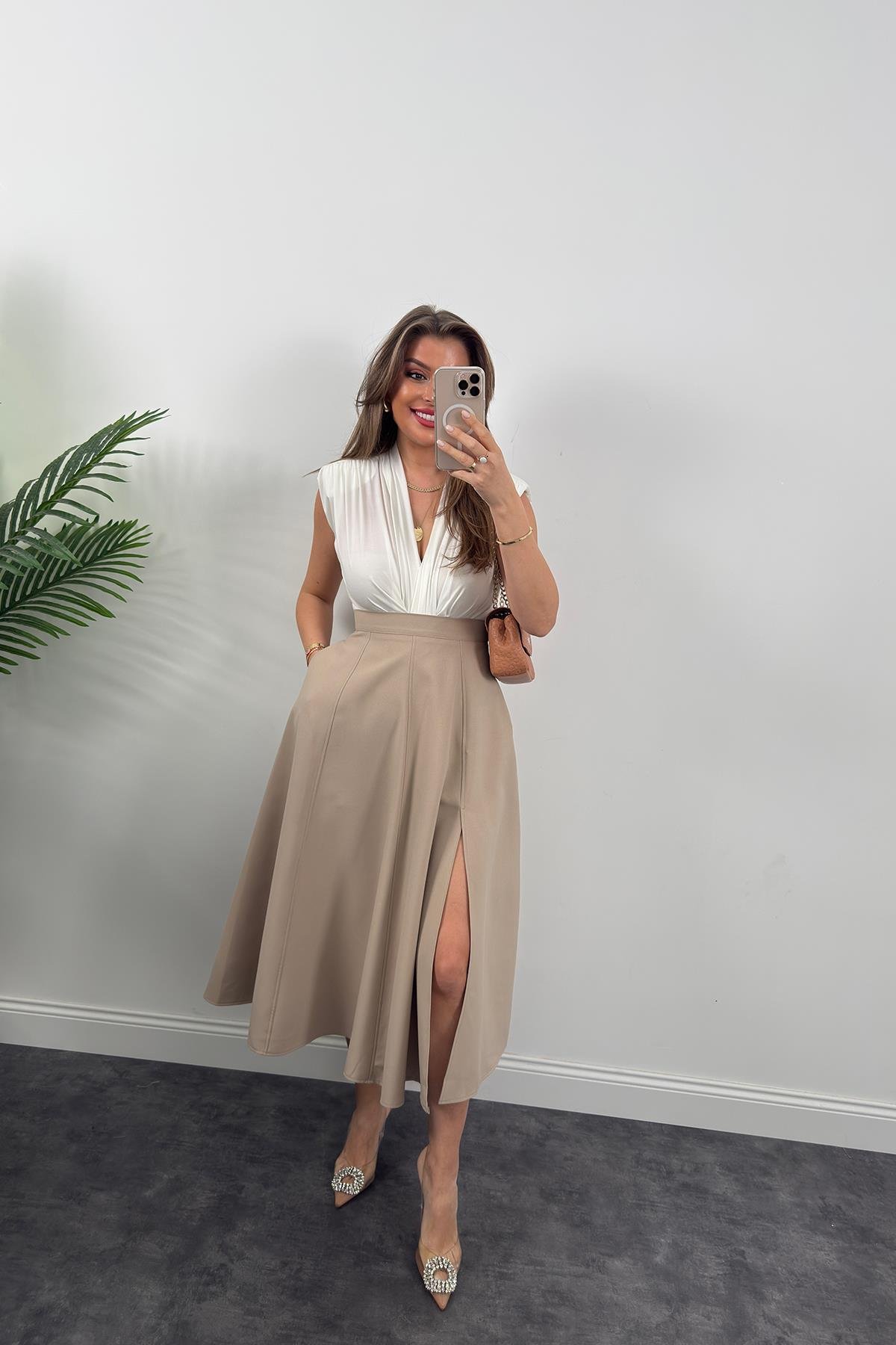 Vatkalı Likralı Sıfır Kol Drapeli Bodysuit Beyaz 