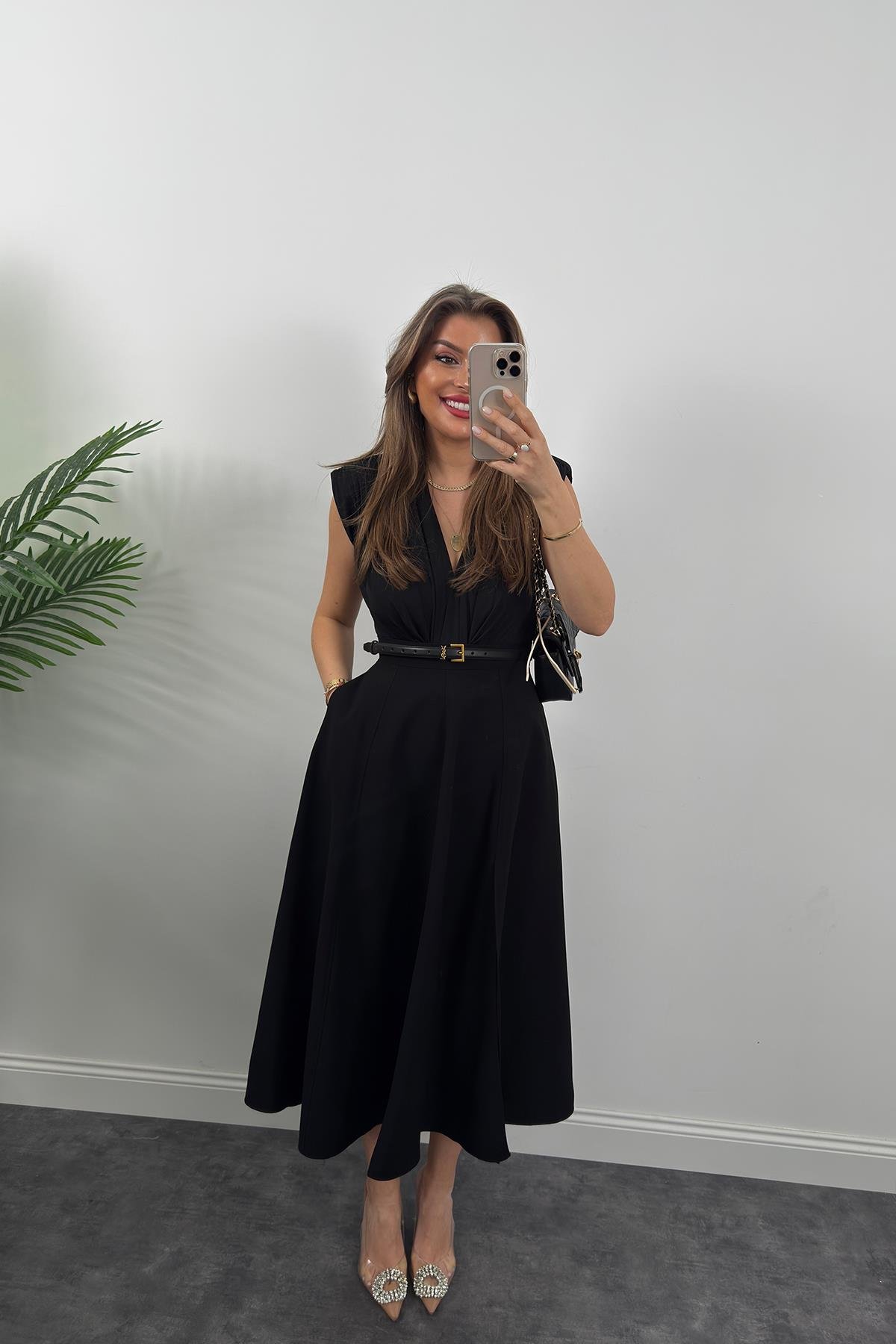 Vatkalı Likralı Sıfır Kol Drapeli Bodysuit Siyah