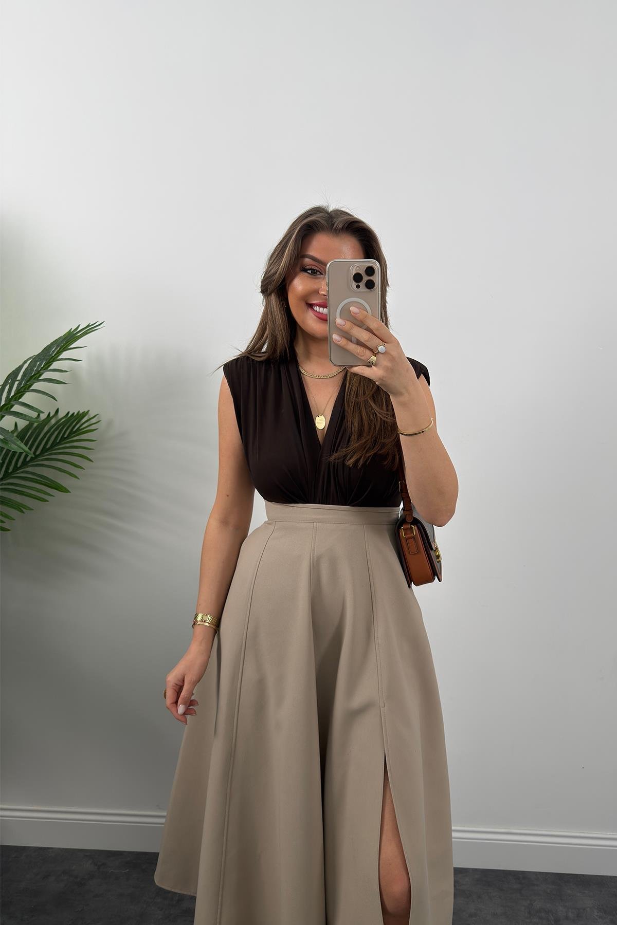 Vatkalı Likralı Sıfır Kol Drapeli Bodysuit Kahverengi