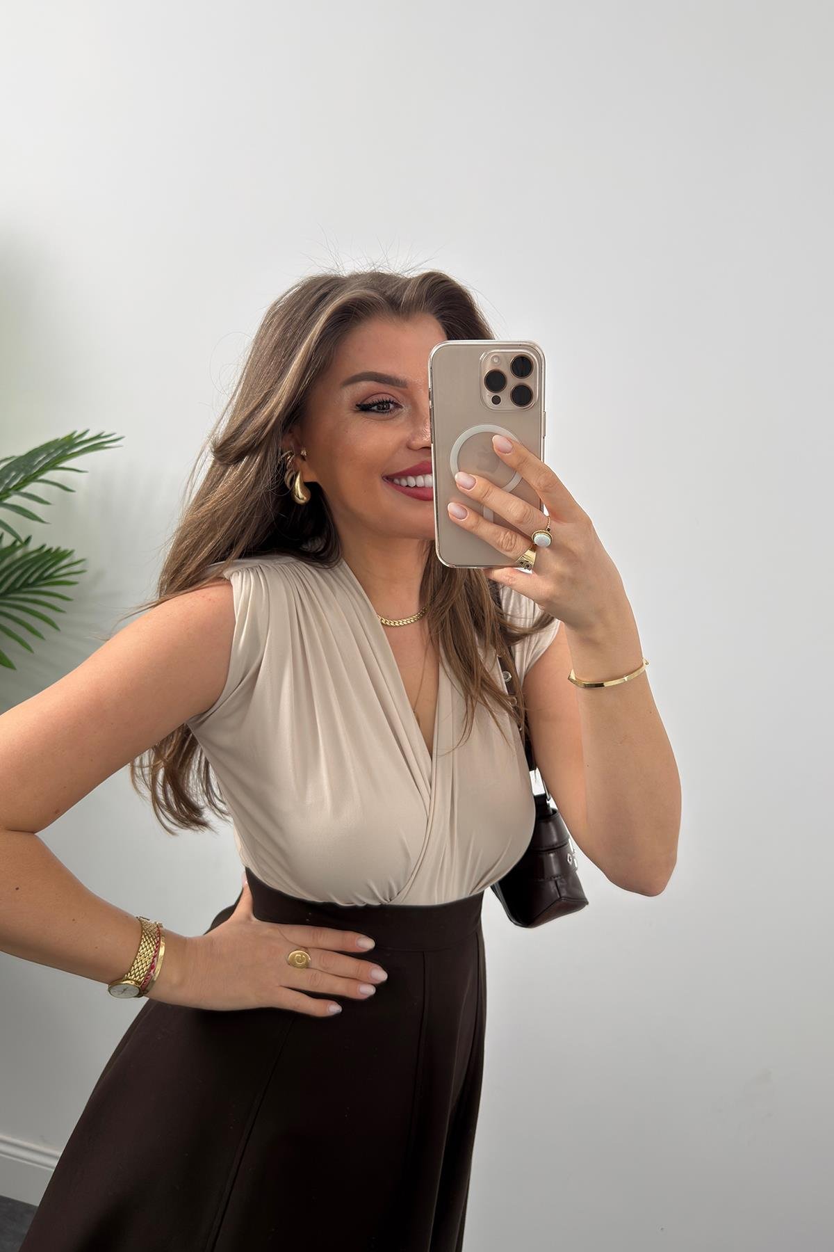 Vatkalı Likralı Sıfır Kol Drapeli Bodysuit Taş