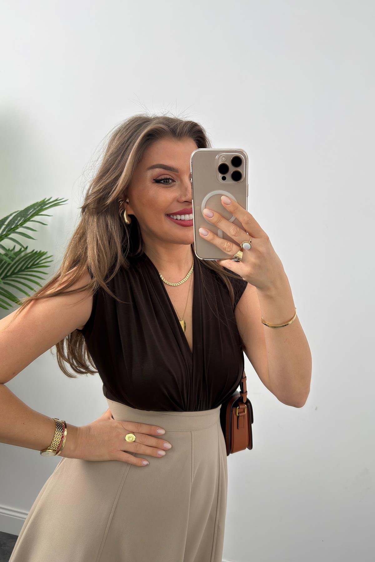 Vatkalı Likralı Sıfır Kol Drapeli Bodysuit Kahverengi