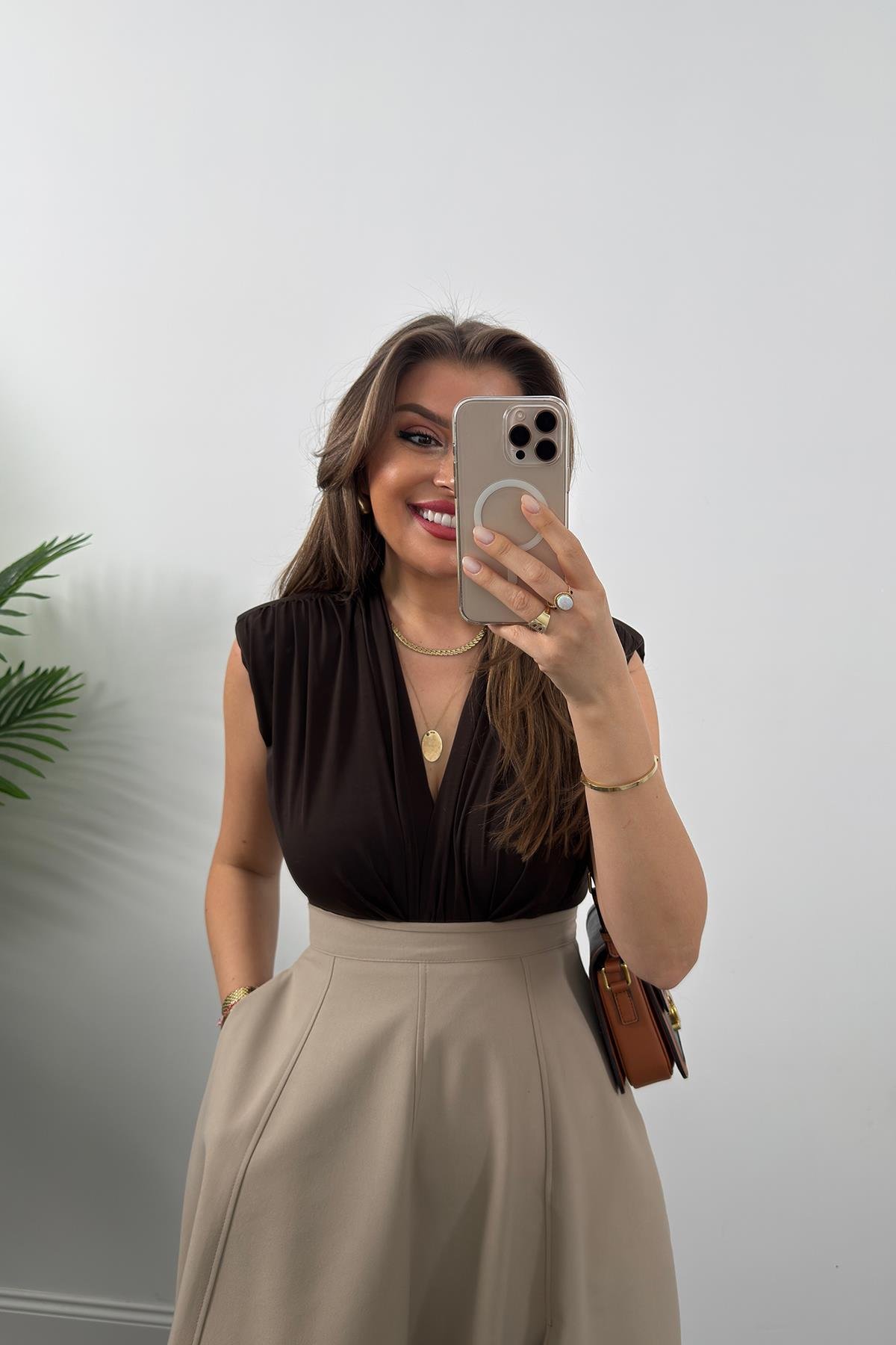 Vatkalı Likralı Sıfır Kol Drapeli Bodysuit Kahverengi