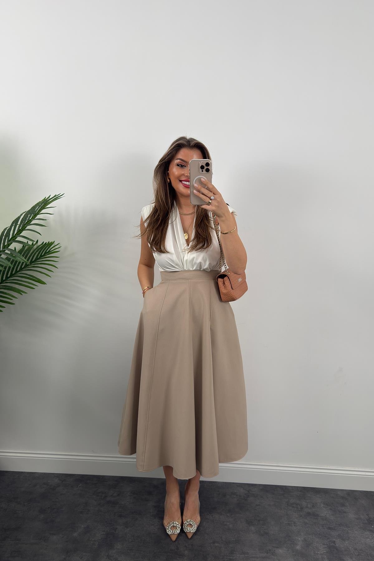 Vatkalı Likralı Sıfır Kol Drapeli Bodysuit Beyaz 