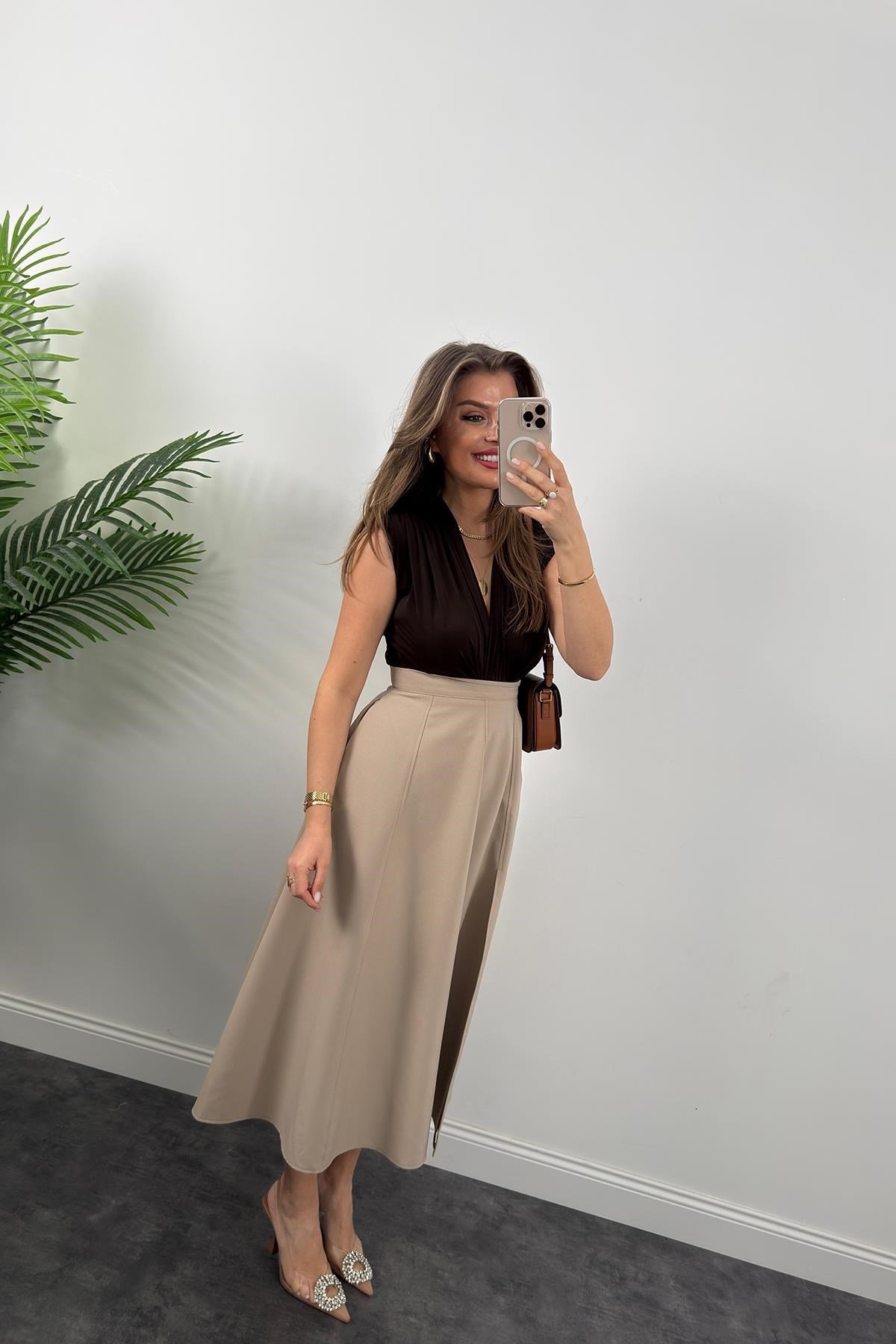 Vatkalı Likralı Sıfır Kol Drapeli Bodysuit Kahverengi
