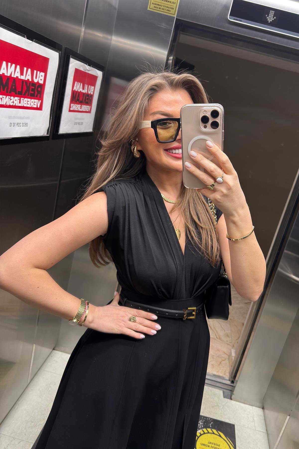 Vatkalı Likralı Sıfır Kol Drapeli Bodysuit Siyah