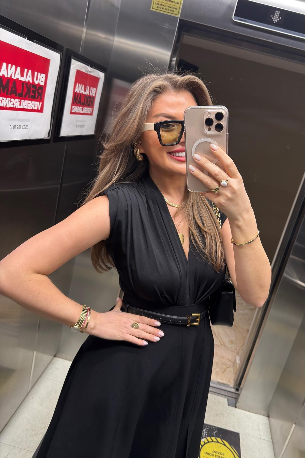 Vatkalı Likralı Sıfır Kol Drapeli Bodysuit Siyah
