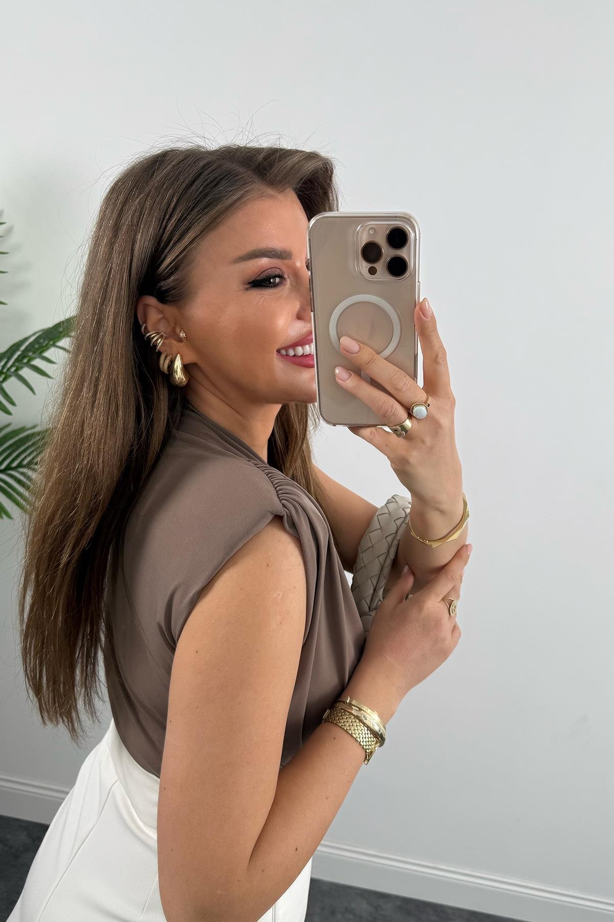 Vatkalı Likralı Sıfır Kol Drapeli Bodysuit Süt Kahve