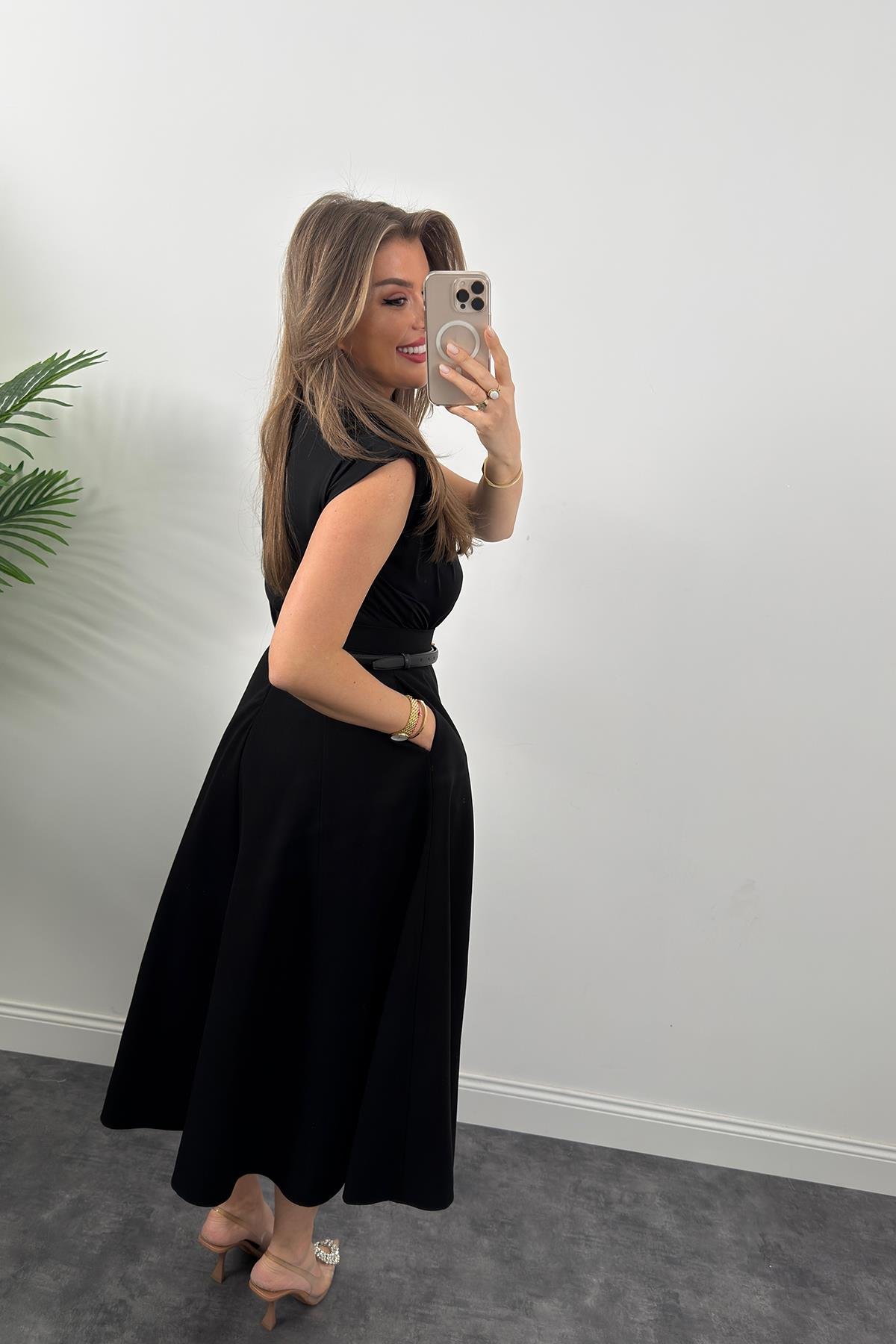 Vatkalı Likralı Sıfır Kol Drapeli Bodysuit Siyah